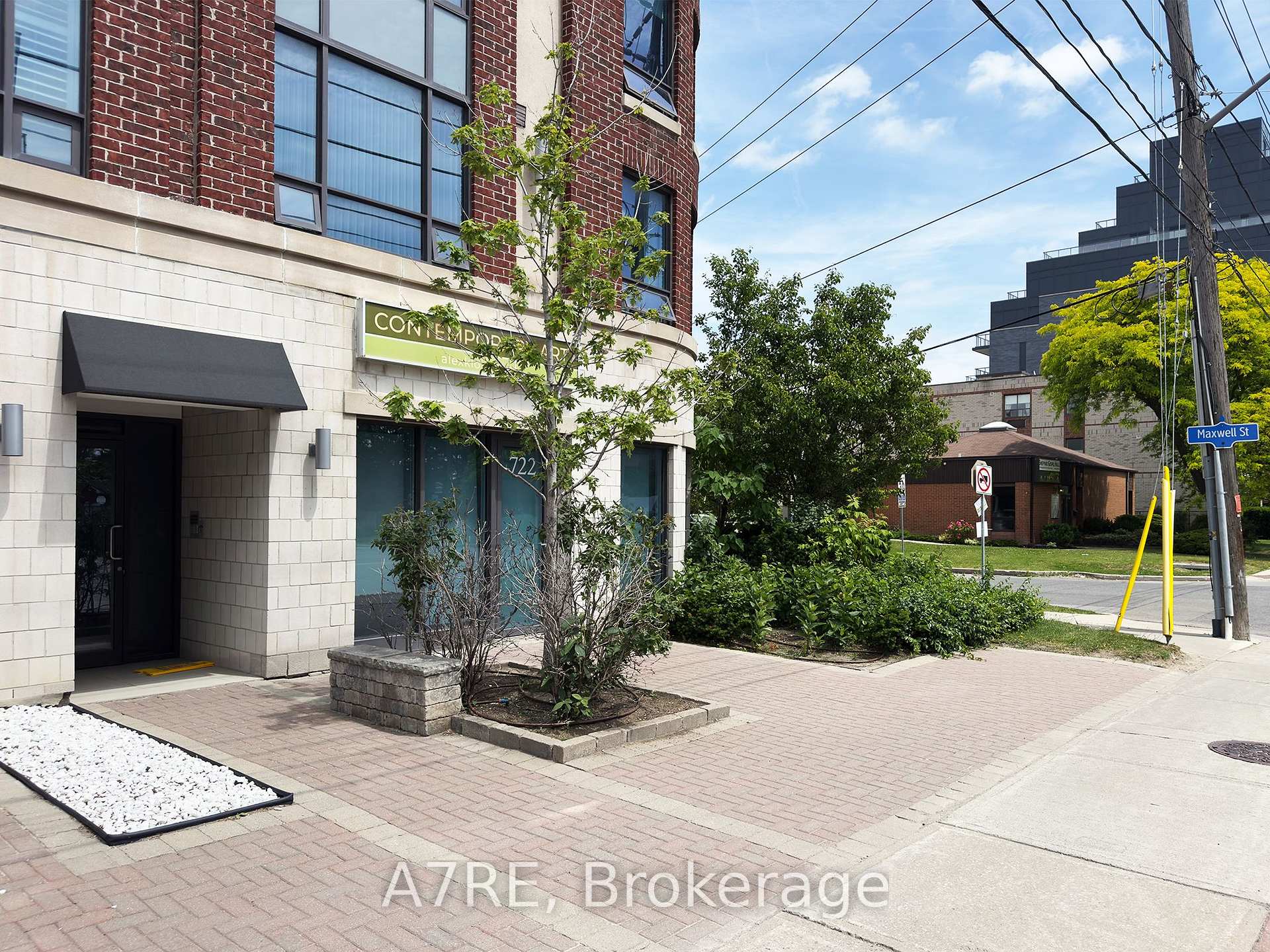 3 Bedrooms Condo at 724 Sheppard, Toronto For sale