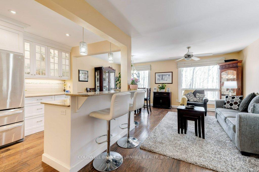 3 Bedrooms Condo at 2301 CAVENDISH,  Burlington For sale