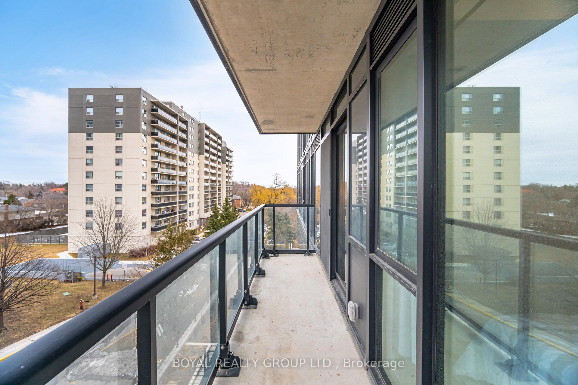 2 Bedrooms Condo at 86 Dundas, Mississauga For sale