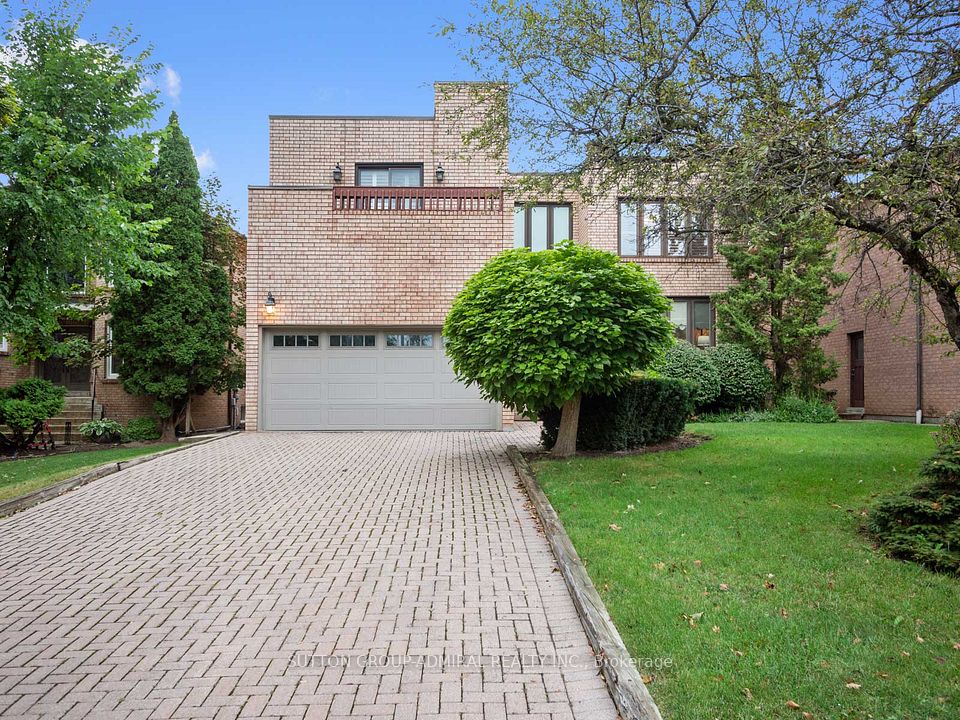 582 Spring Gate Boulevard, Vaughan, ON L4J 5B8