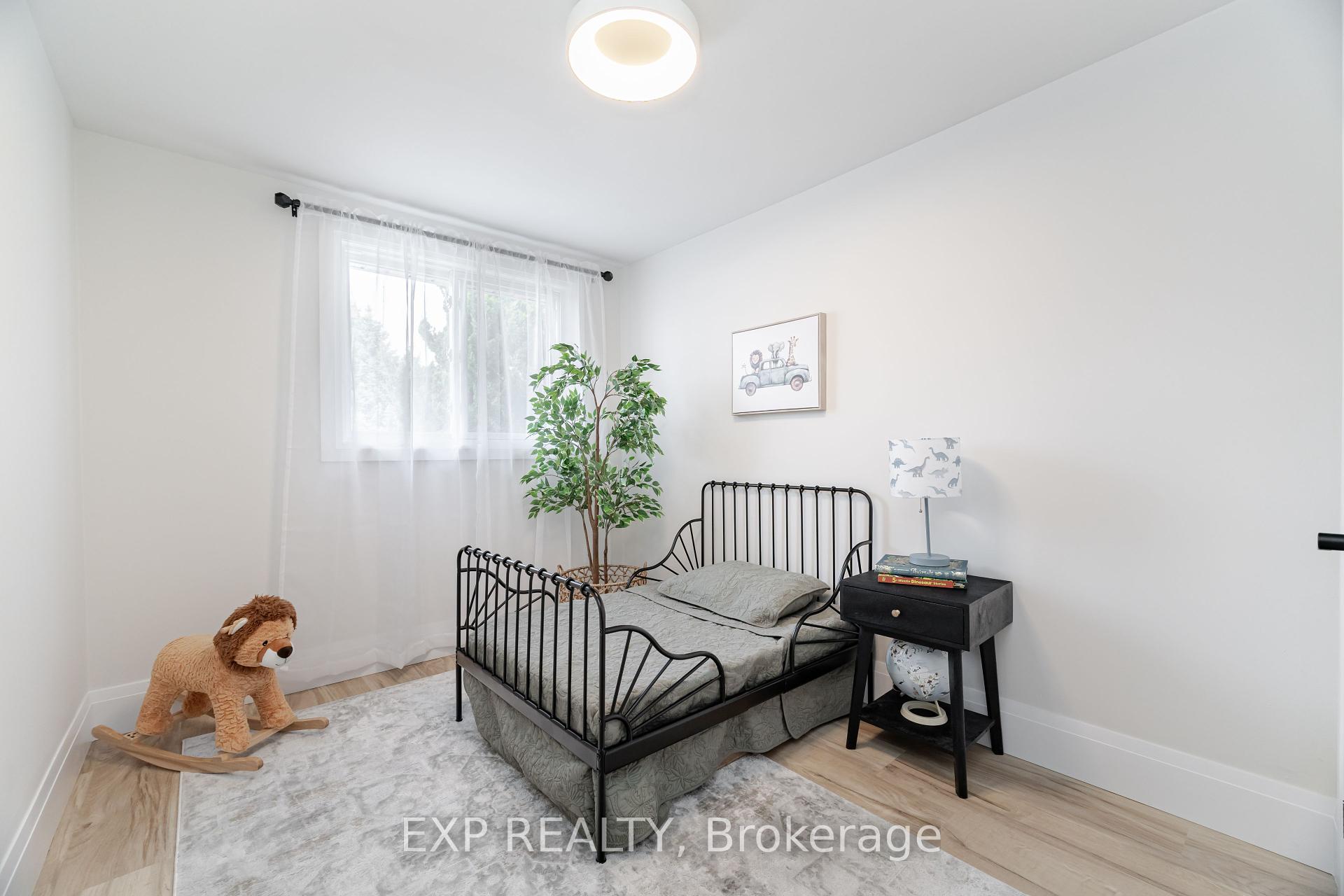 3 Bedrooms Condo at 120 Quigley,  Hamilton For sale