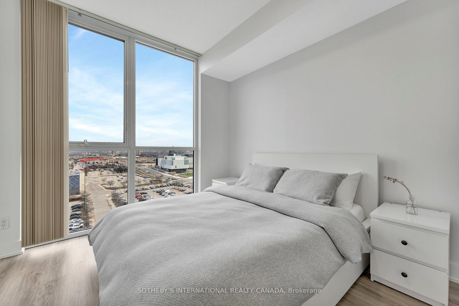 3 Bedrooms Condo at 339 Rathburn, Mississauga For sale