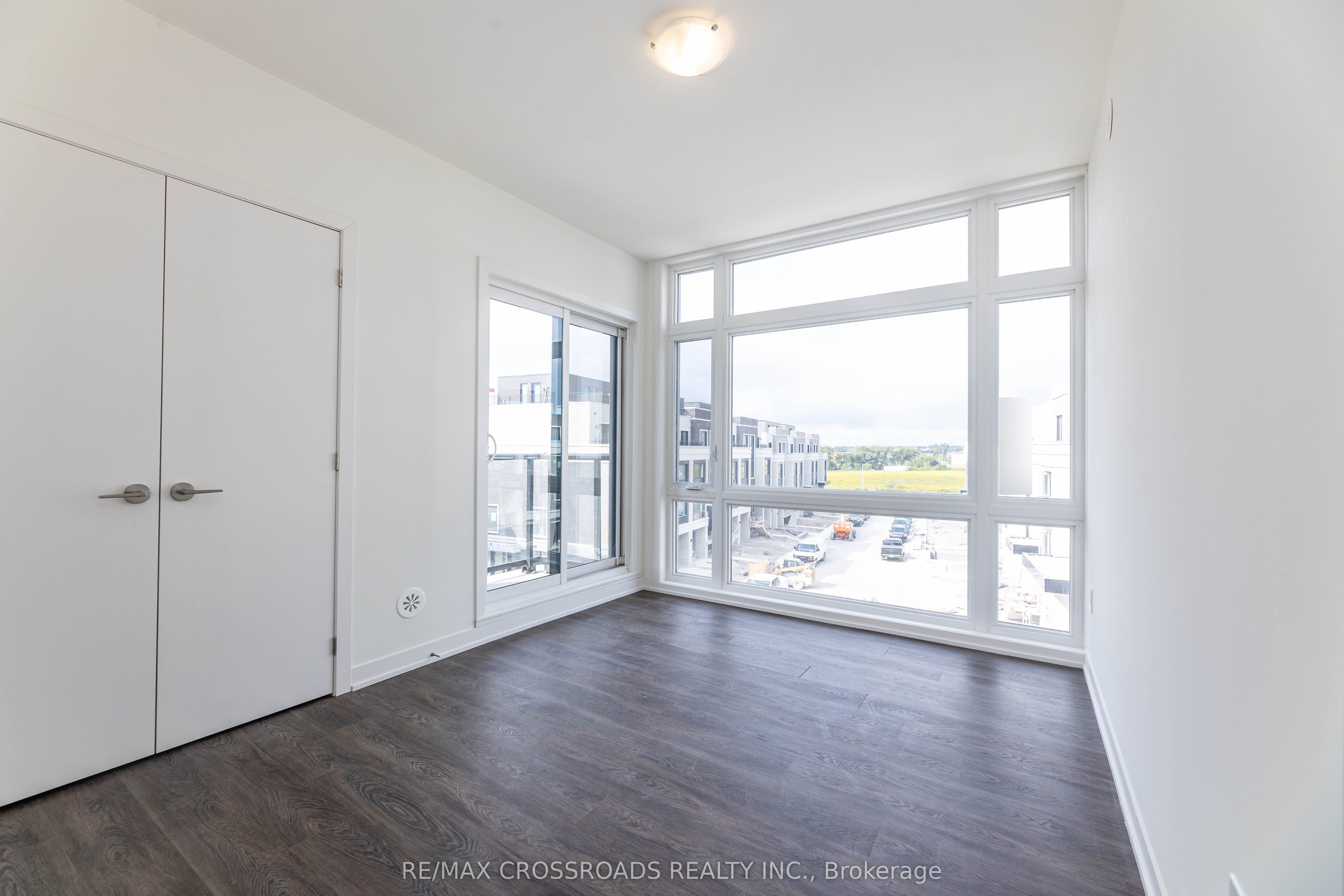 10 David Eyer Road E, #1203