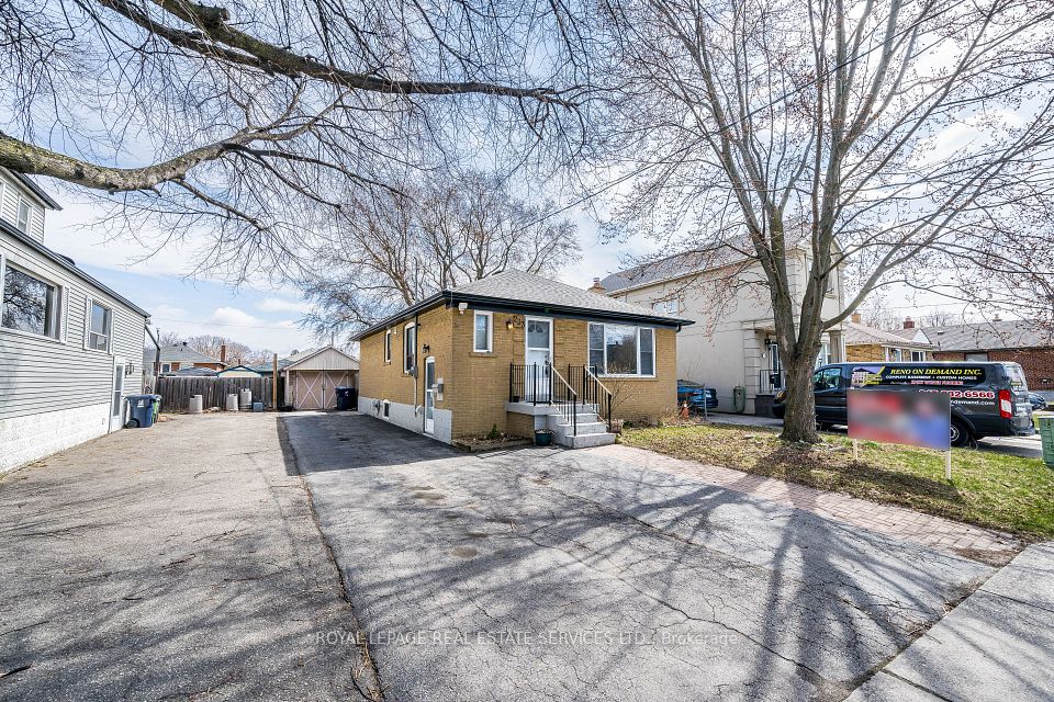 #upper - 233 Beta Street, Toronto, ON M8W 4H7