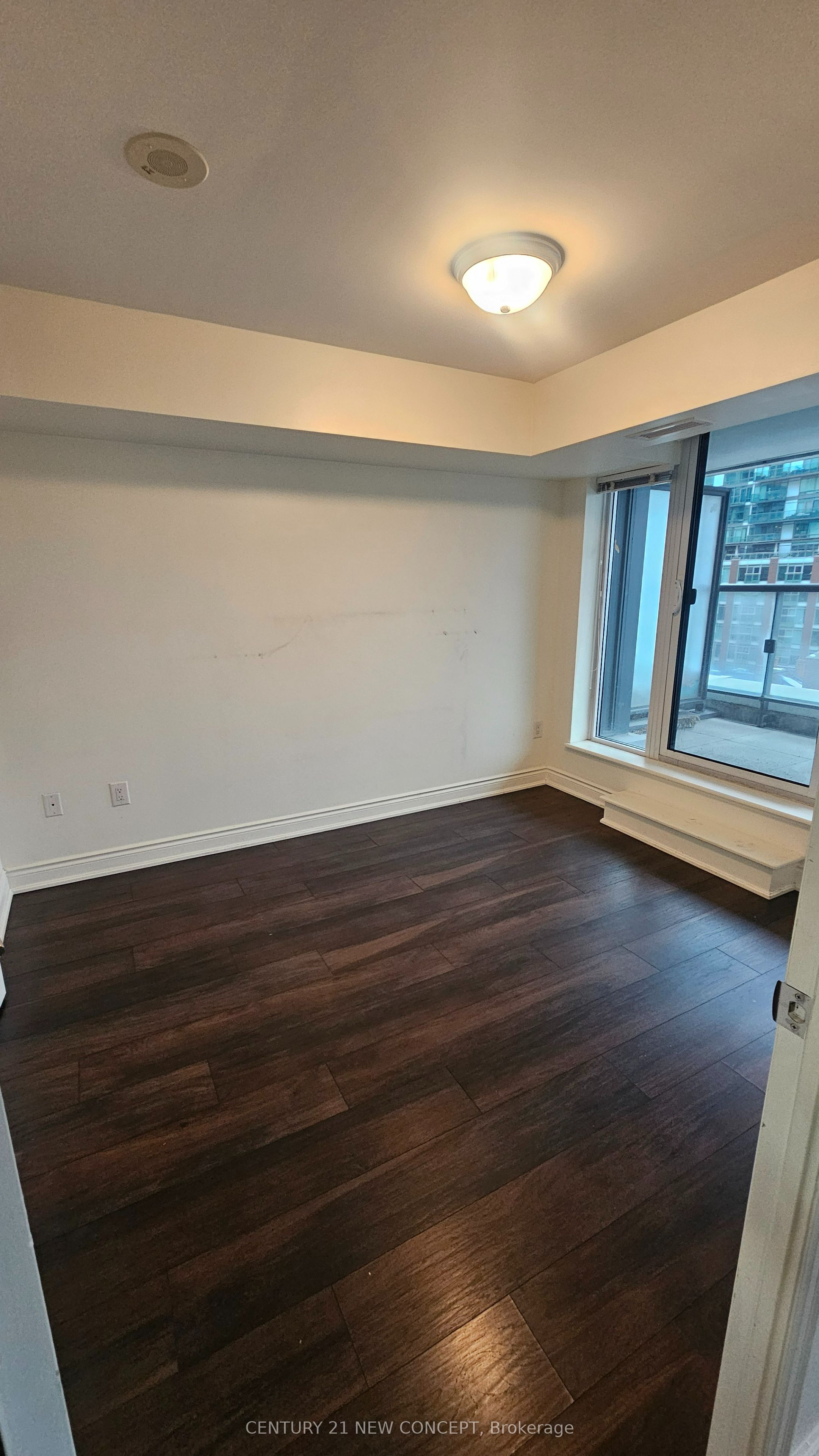 400 Adelaide Street E, #907