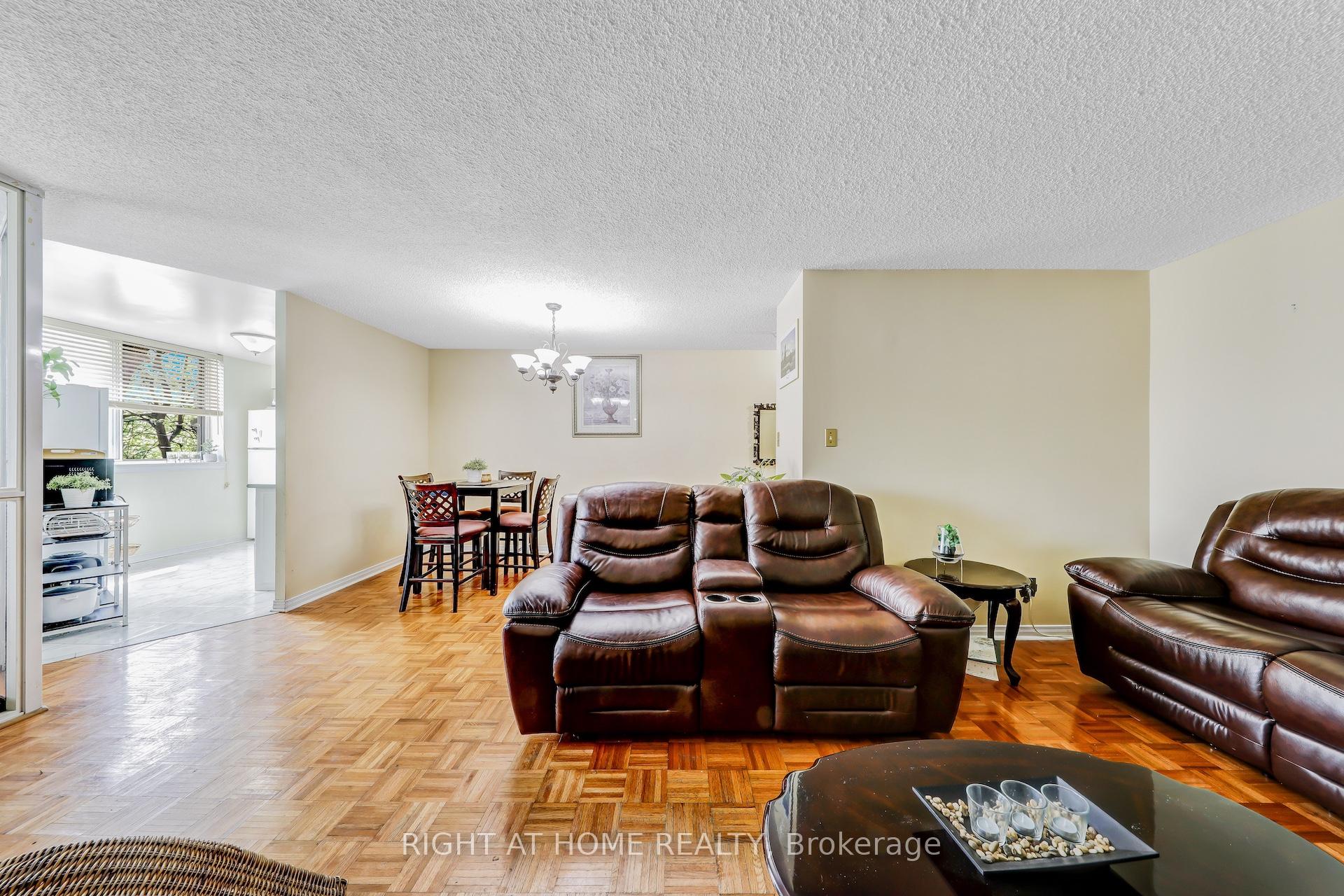 3 Bedrooms Condo at 1665 Victoria Park, Toronto For sale