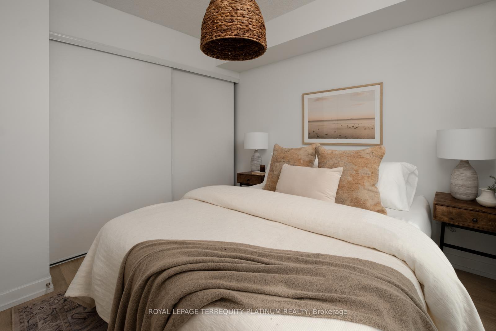2 Bedrooms Condo at 1420 Dupont, Toronto For sale