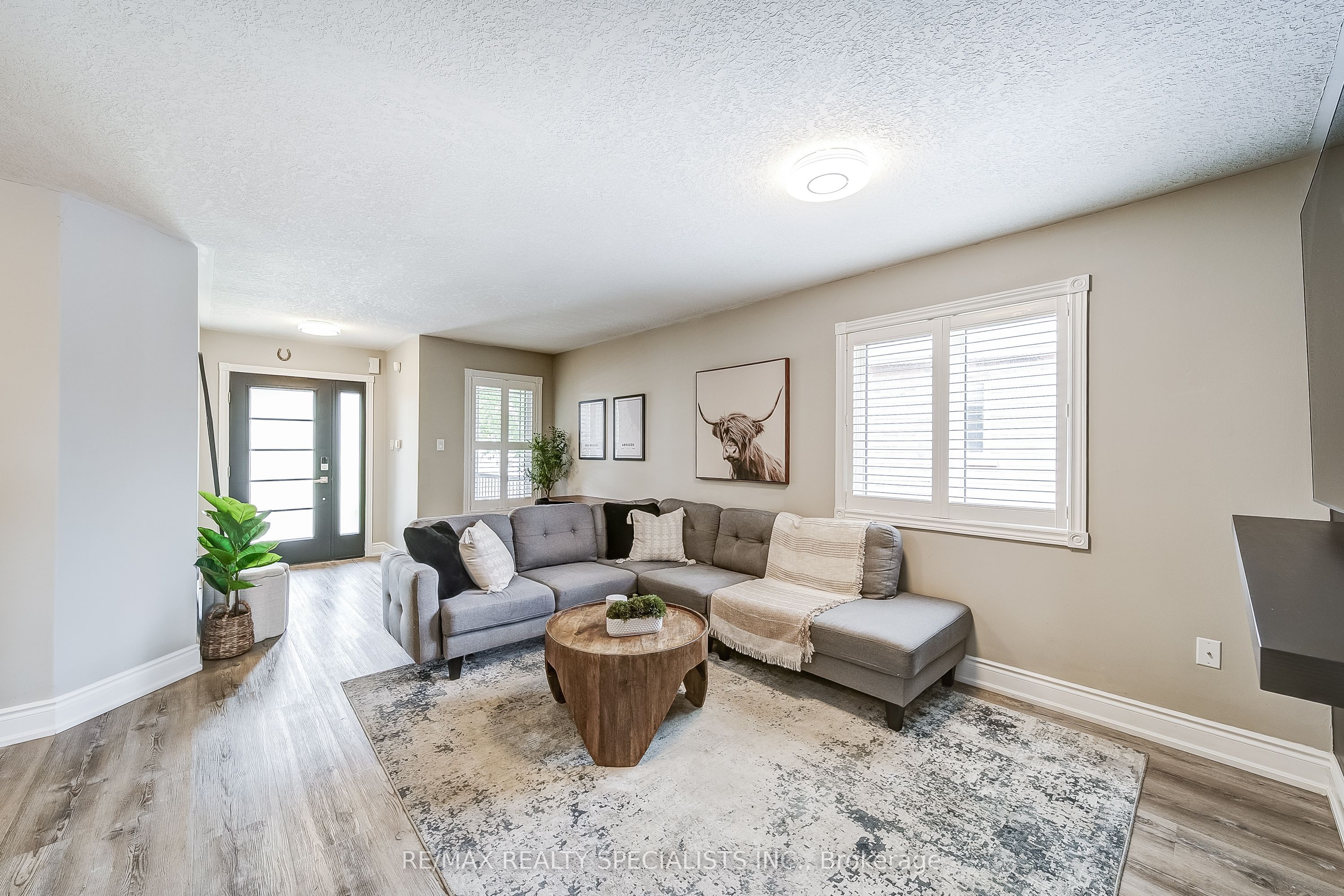 8 Wyman Crescent