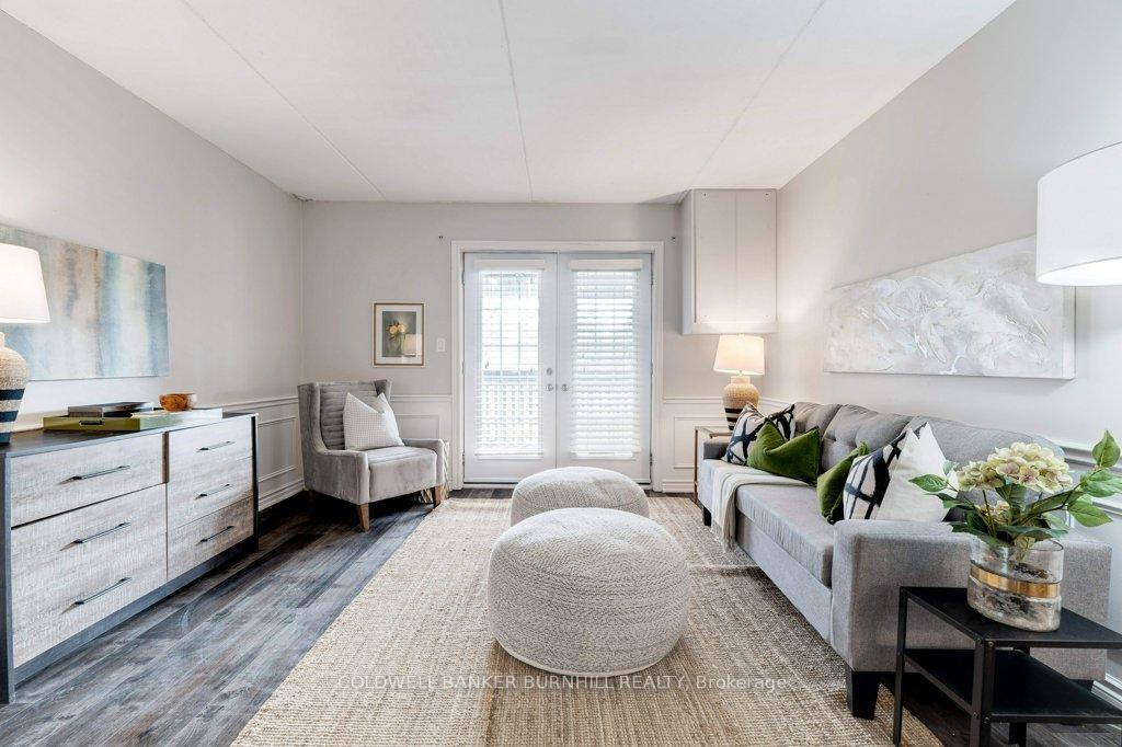 2 Bedrooms Condo at 2040 Cleaver,  Burlington For sale