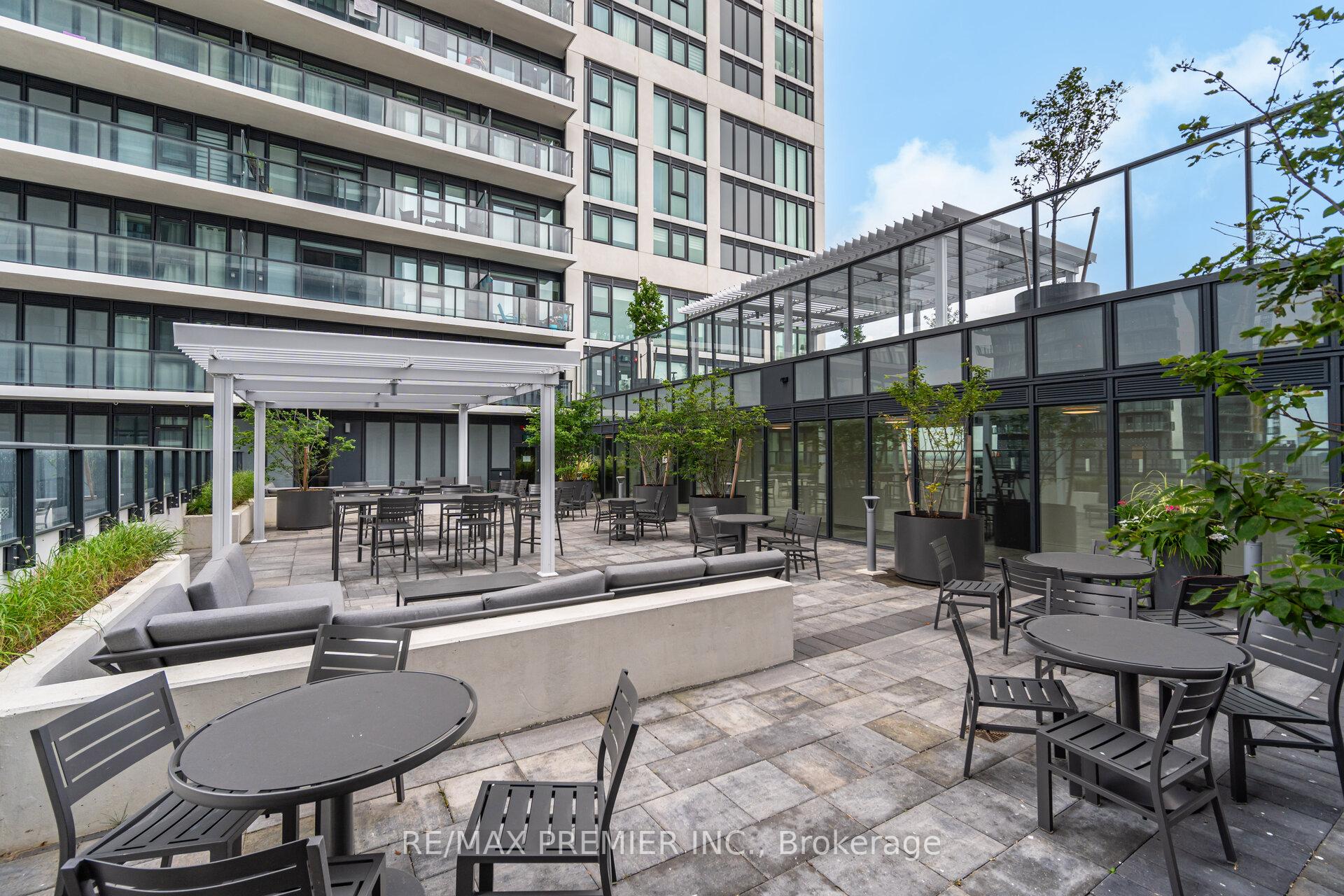 2 Bedrooms Condo at 9000 Jane, Vaughan For sale