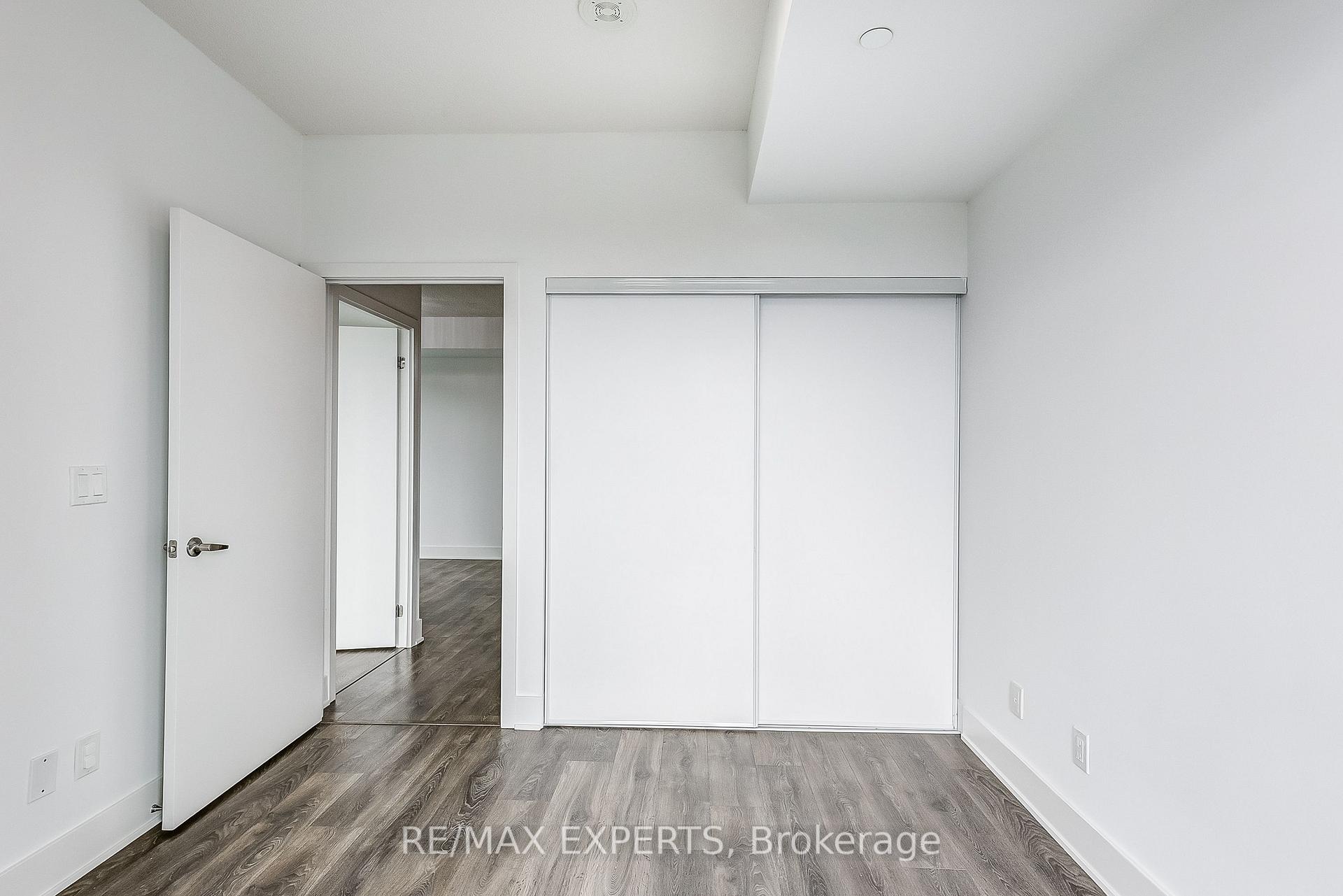 2 Bedrooms Condo at 188 Fairview Mall,  Toronto For sale