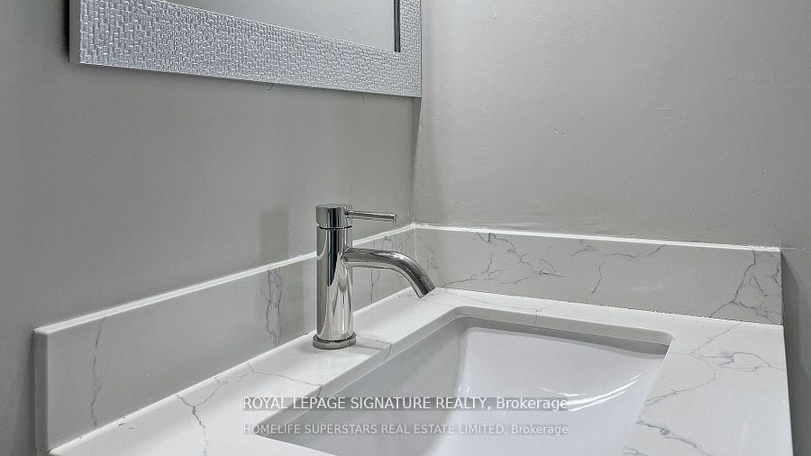 https://trreb-image.ampre.ca/Xj2kiq8zIGOCfvD_miC3sRmgRsyeqHmmgJW_brK3K8w/rs:fit:960:960/wm:.5:so:0:50:.4/wmsh:10/wmt:PHNwYW4gZm9yZWdyb3VuZD0nd2hpdGUnIGZvbnQ9JzY4Jz5ST1lBTCBMRVBBR0UgU0lHTkFUVVJFIFJFQUxUWSwgQnJva2VyYWdlPC9zcGFuPg/L3RycmViL2xpc3RpbmdzLzQwLzUzLzEwLzYwL3AvNDk0NDJhOTMtN2VhNC00OTk1LTgxOGItMDk2YzNjN2RkODEyLmpwZw.jpg