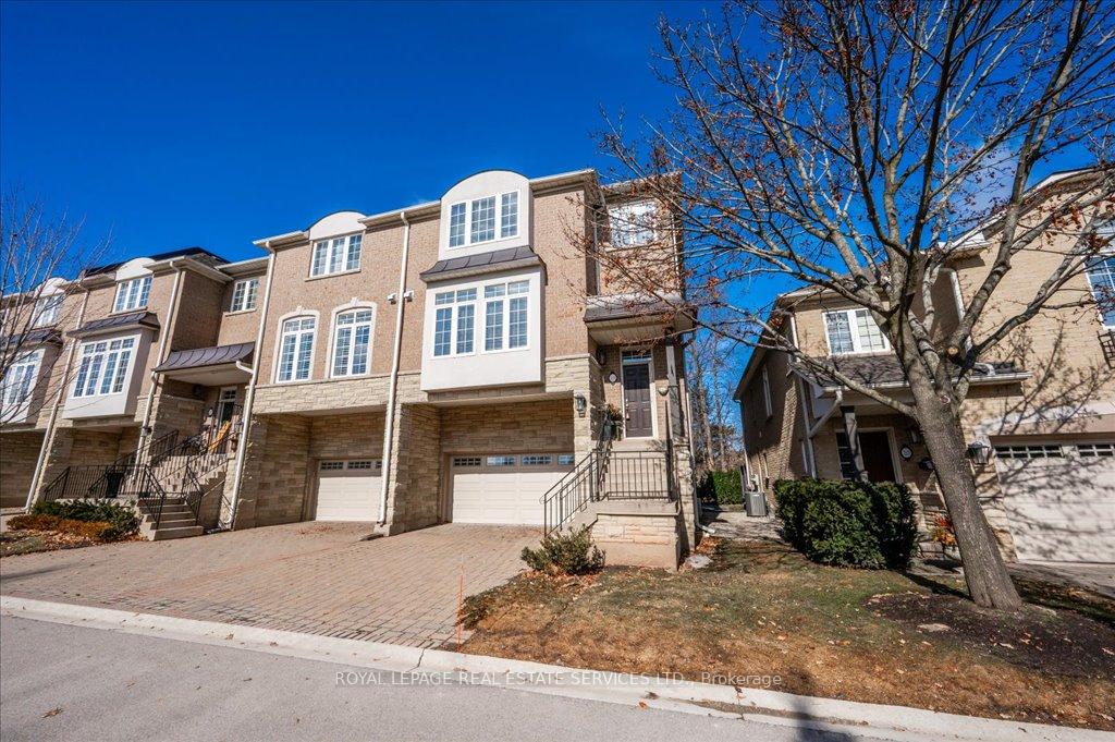 3 Bedrooms Condo at 1267 Dorval, Oakville For sale