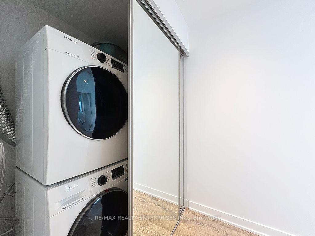 2 Bedrooms Condo at 1928 Lake Shore, Toronto For sale