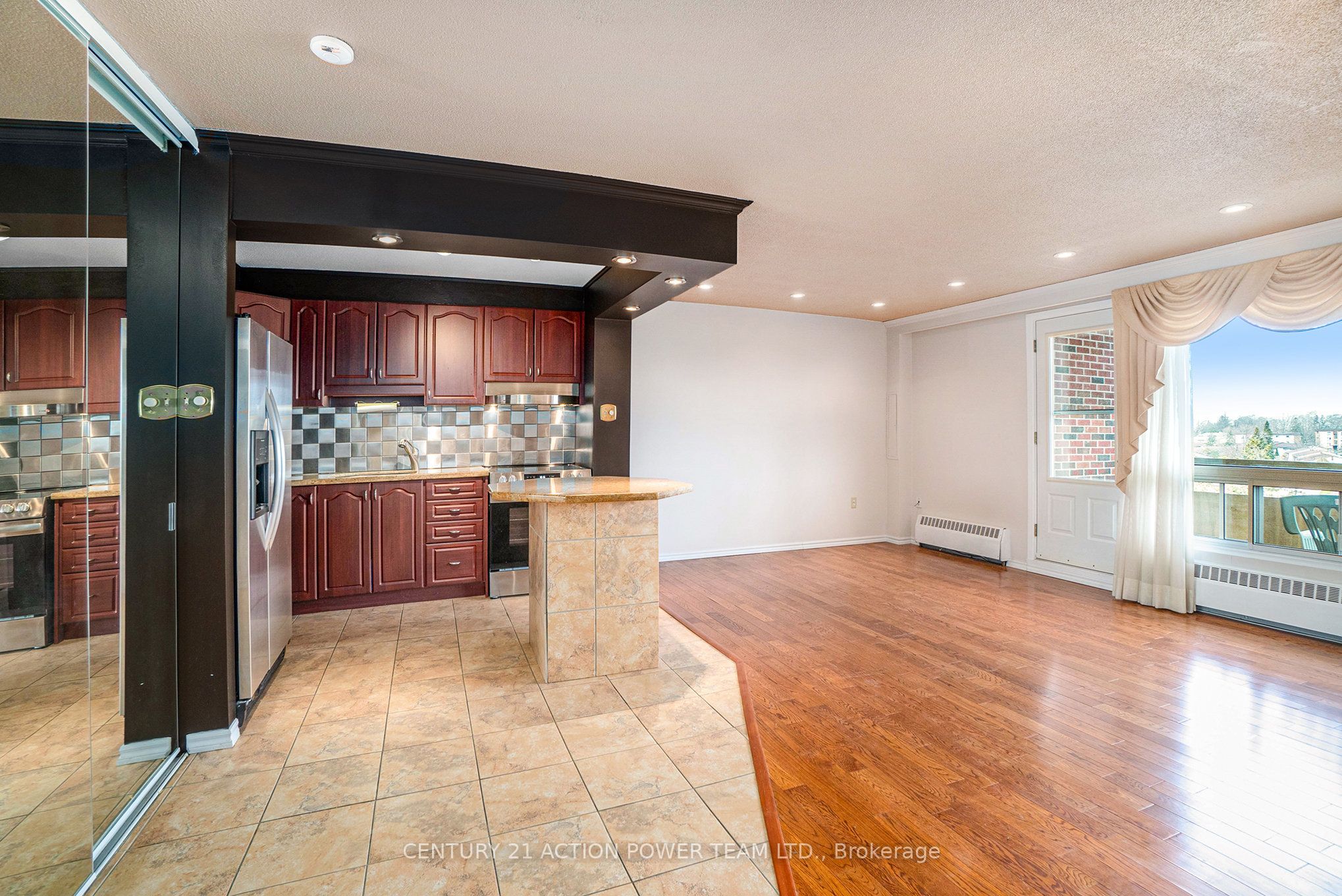 915 Elmsmere Road, #707