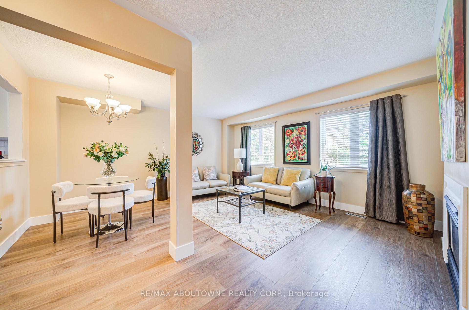 3 Bedrooms Condo at 470 Beach, Hamilton For sale