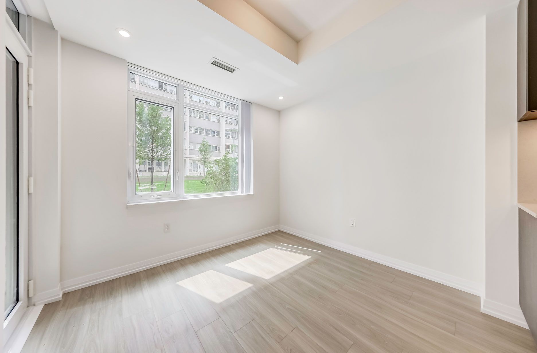 50 Dunfield Avenue TH116