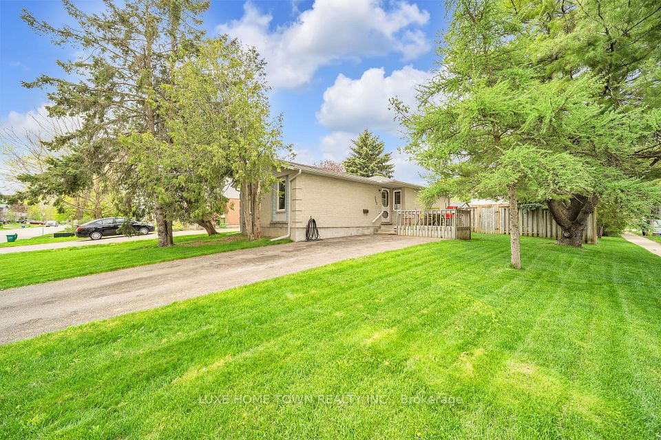 355 Stornoway Drive, Centre Wellington, ON N1M 3K9