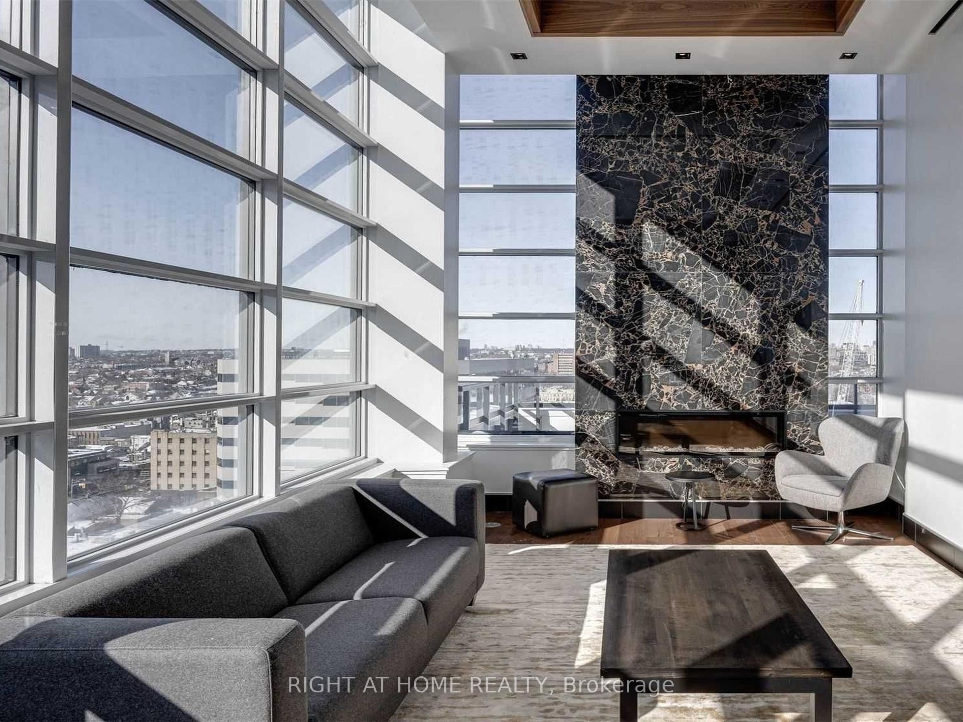 2 Bedrooms Condo at 501 Adelaide, Toronto For sale