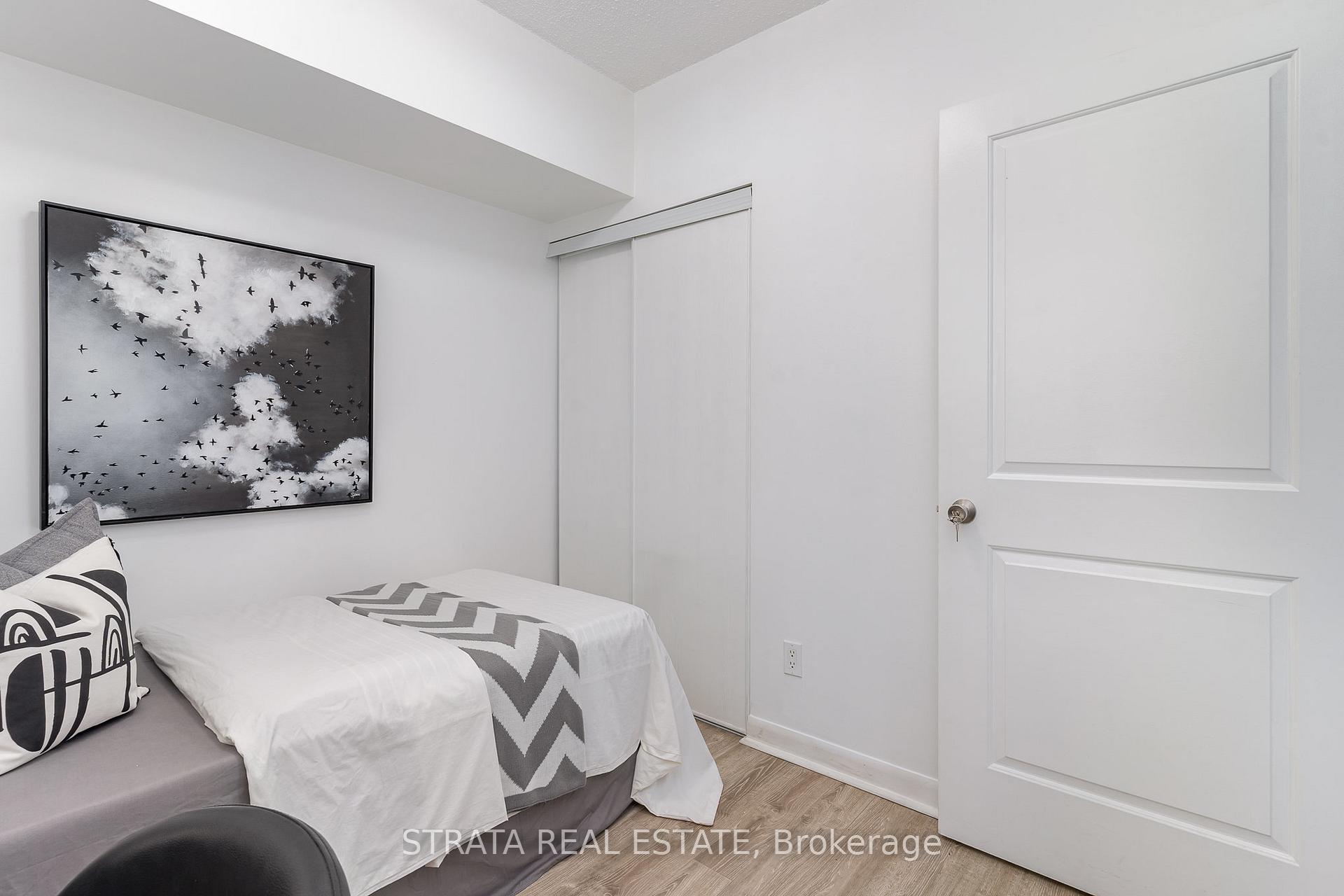 3 Bedrooms Condo at 4978 Yonge, Toronto For sale