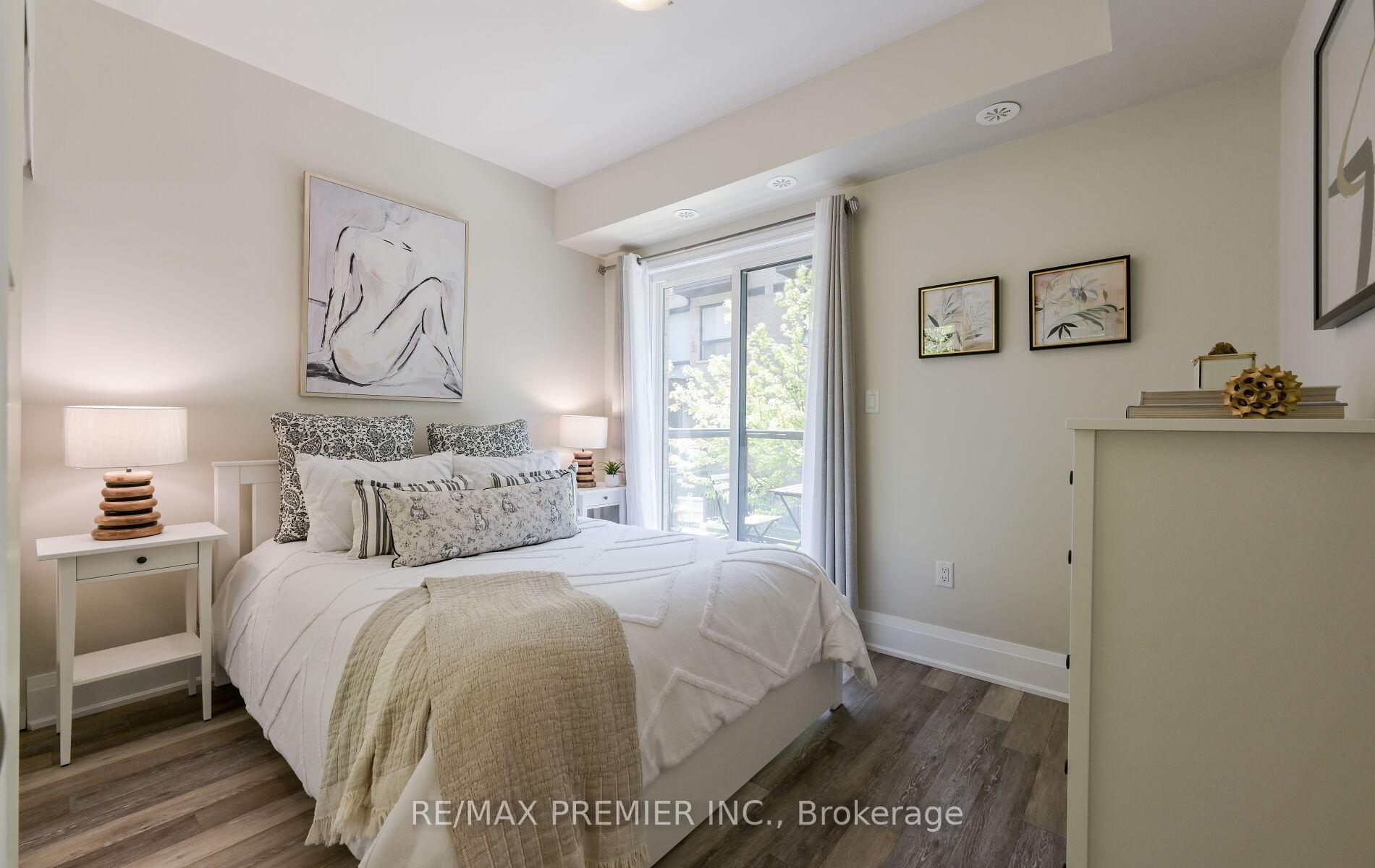 1 Bedroom Condo at 30 Fieldway, Toronto For sale