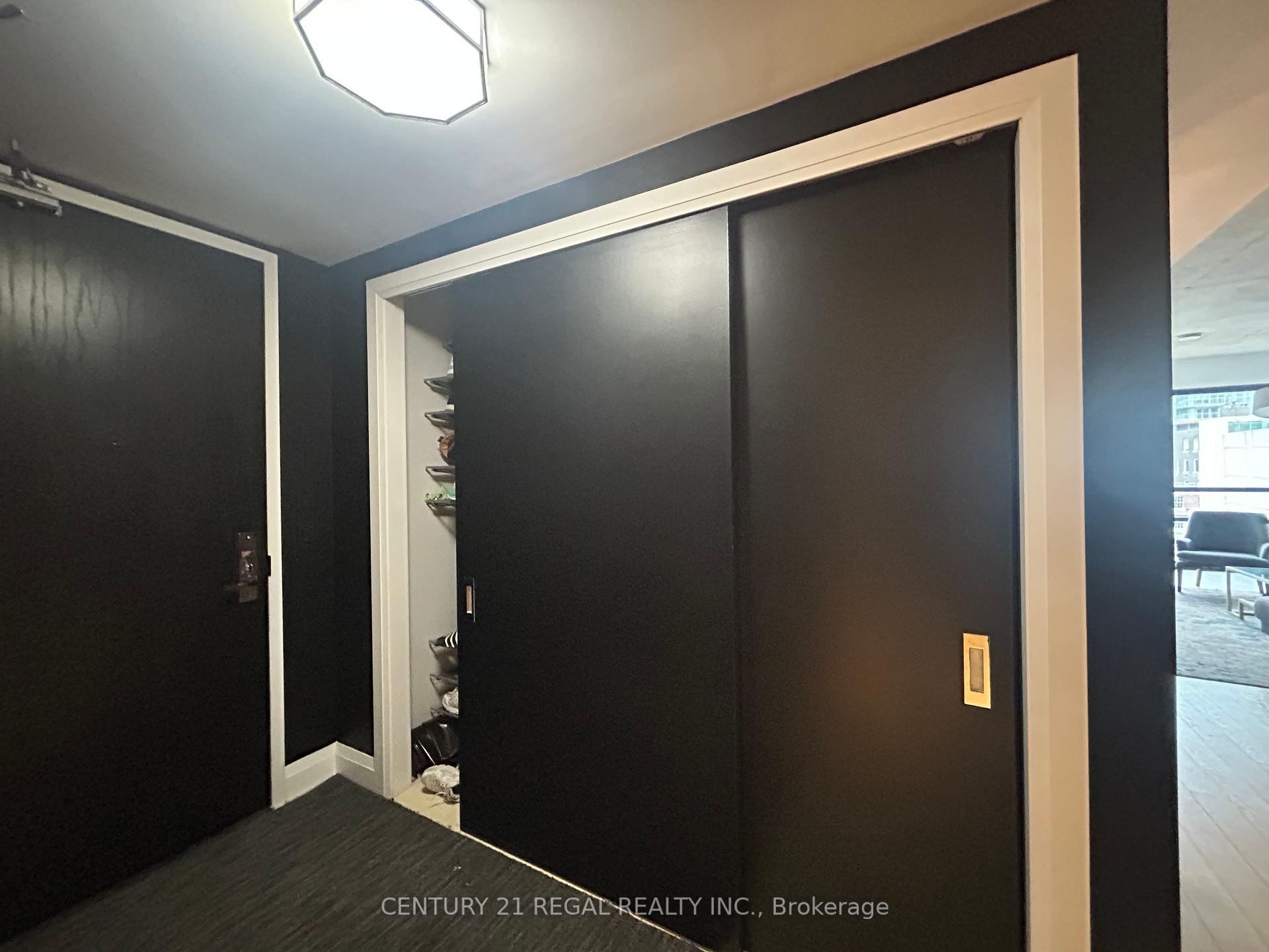3 Bedrooms Condo at 224 King Street West,  Toronto For sale