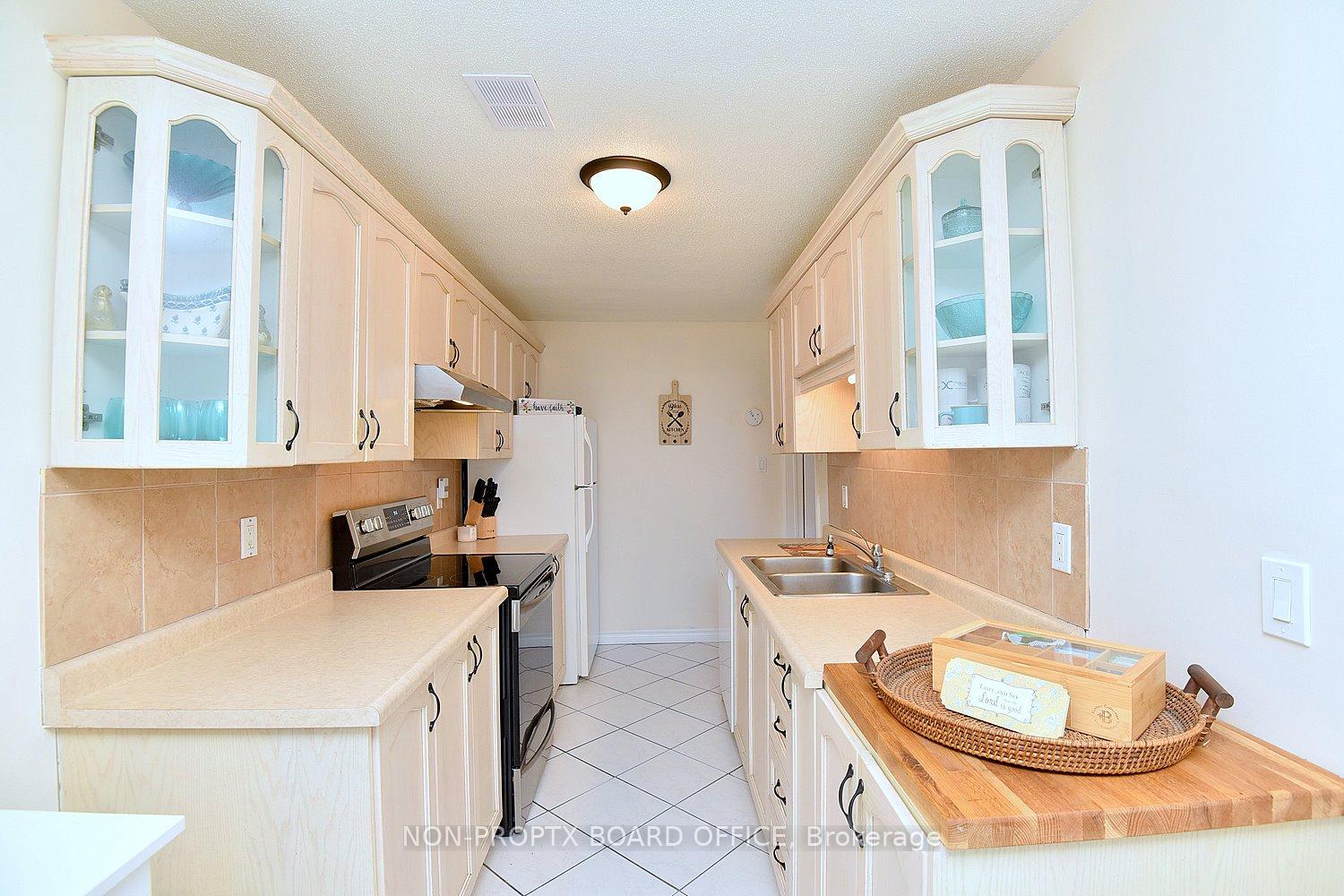 2 Bedrooms Condo at 893 Concession,  Hamilton For sale