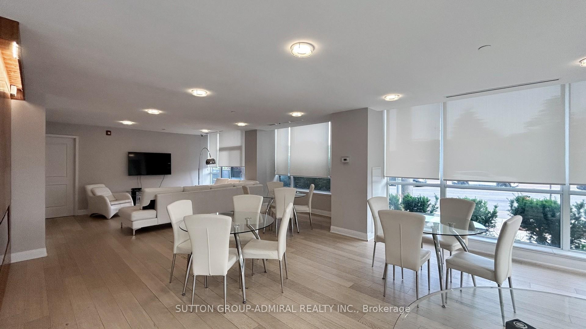 2 Bedrooms Condo at 4700 Highway 7, Vaughan For sale