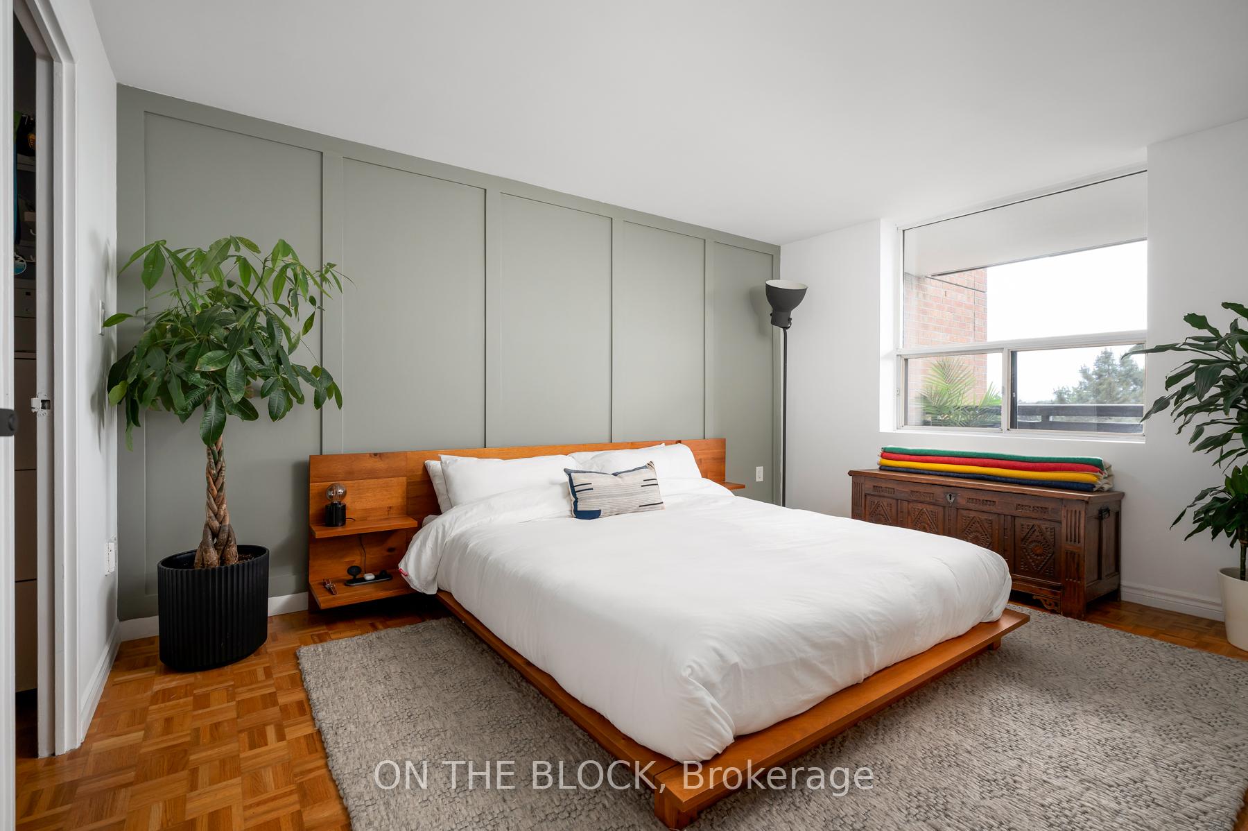 2 Bedrooms Condo at 3845 Lake Shore, Toronto For sale