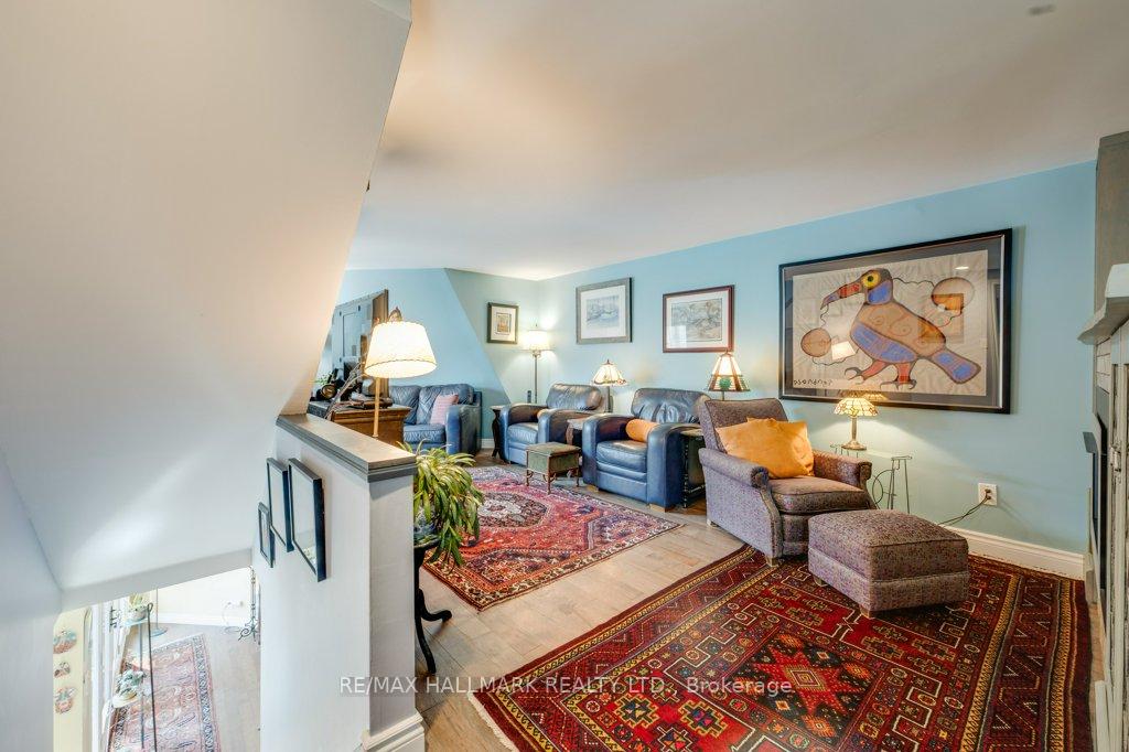 2 Bedrooms Condo at 2366 Queen, Toronto For sale