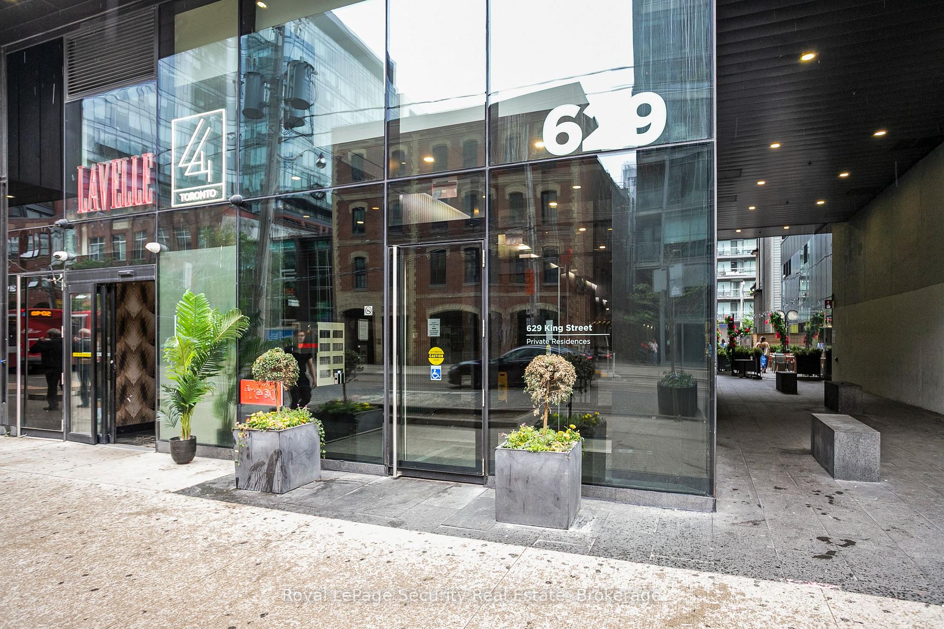 1 Bedroom Condo at 629 King, Toronto For sale