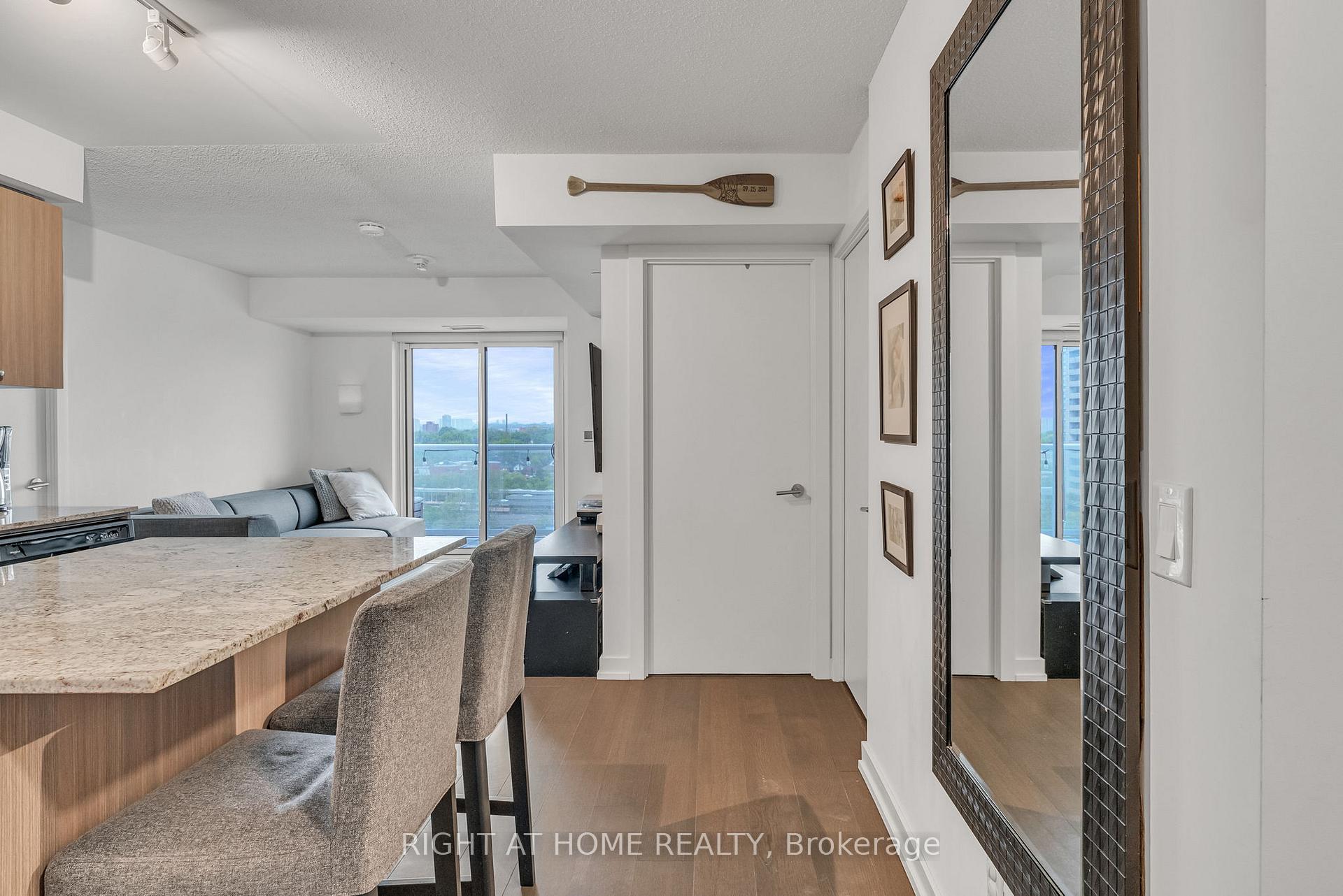 2 Bedrooms Condo at 10 Wilby, Toronto For sale
