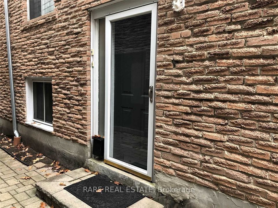 #Lower - 26 Pine Avenue, Toronto, ON M4E 1L8