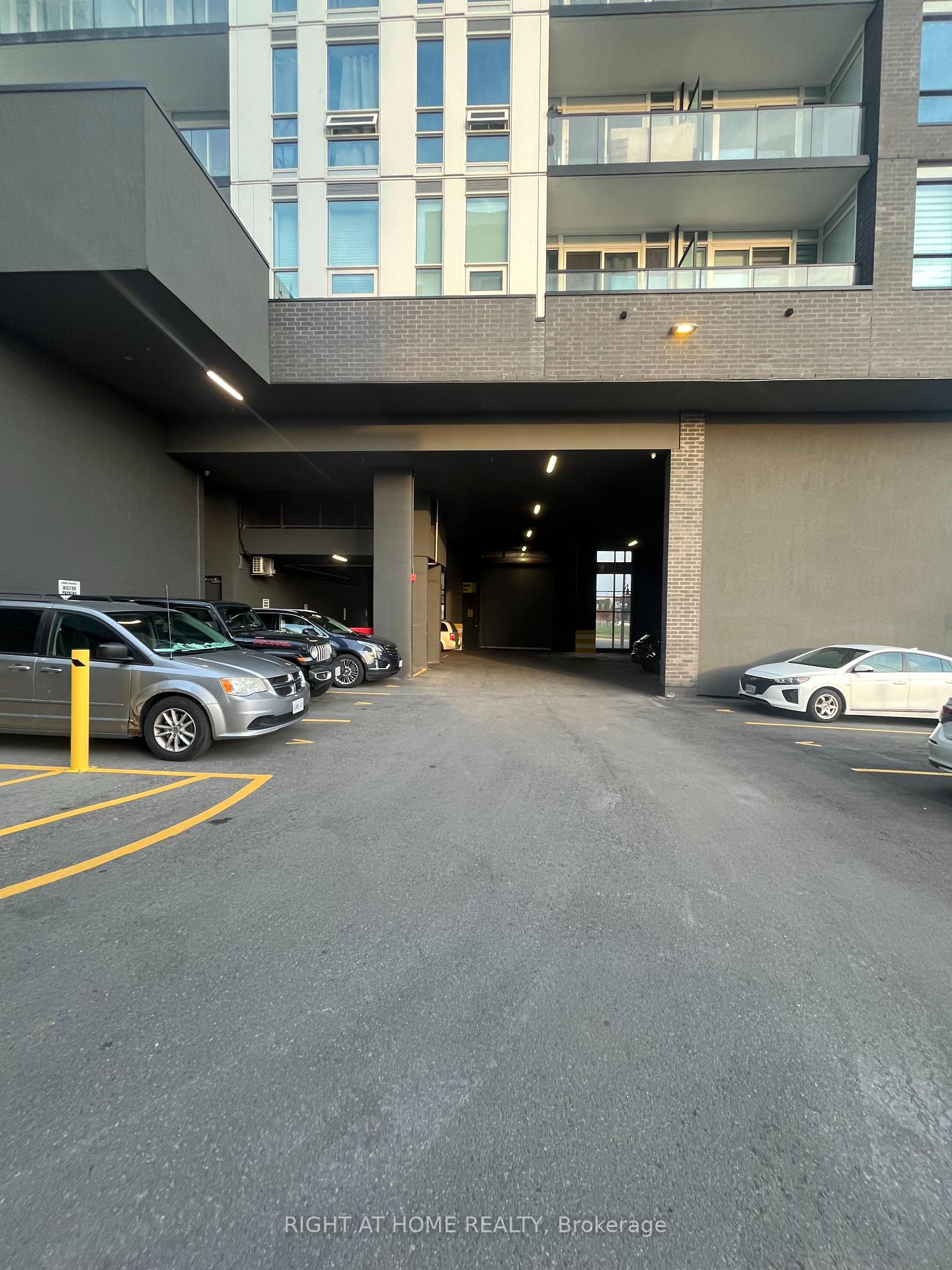 1 Bedroom Condo at 3005 Pine Glen, Oakville For sale