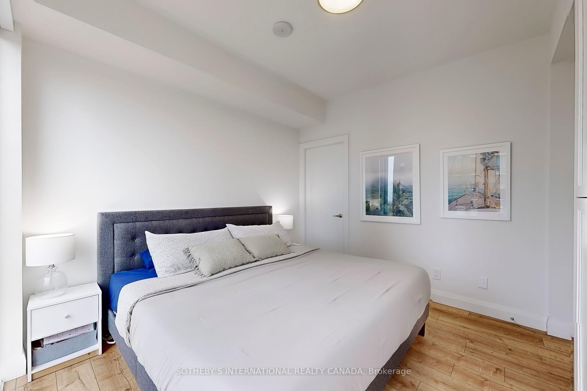 2 Bedrooms Condo at 500 Brock, Burlington For sale