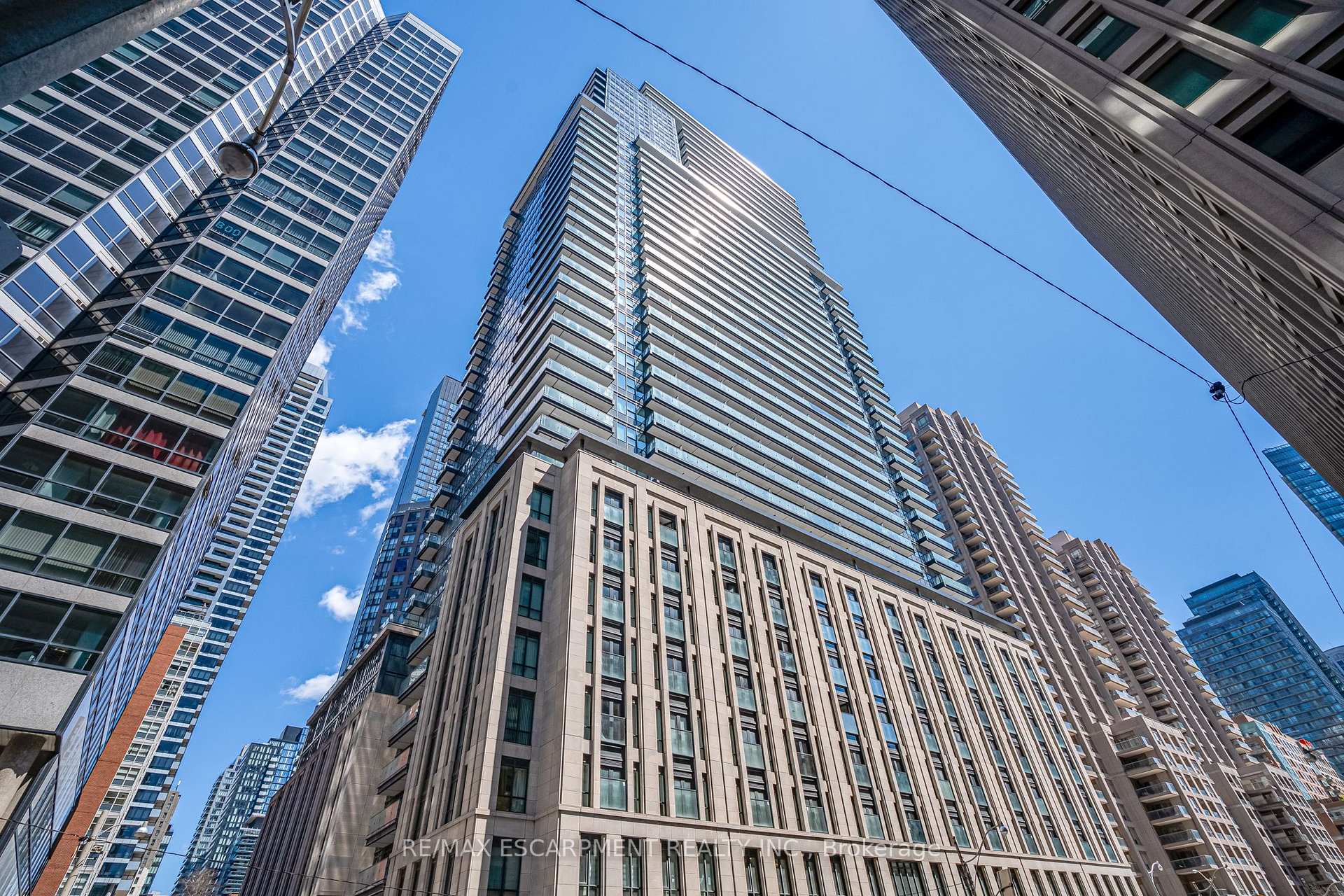 3 Bedrooms Condo at 955 BAY, Toronto For sale