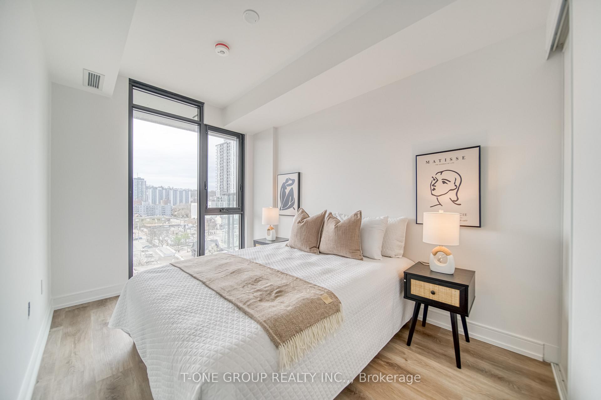 2 Bedrooms Condo at 1 Jarvis, Hamilton For sale