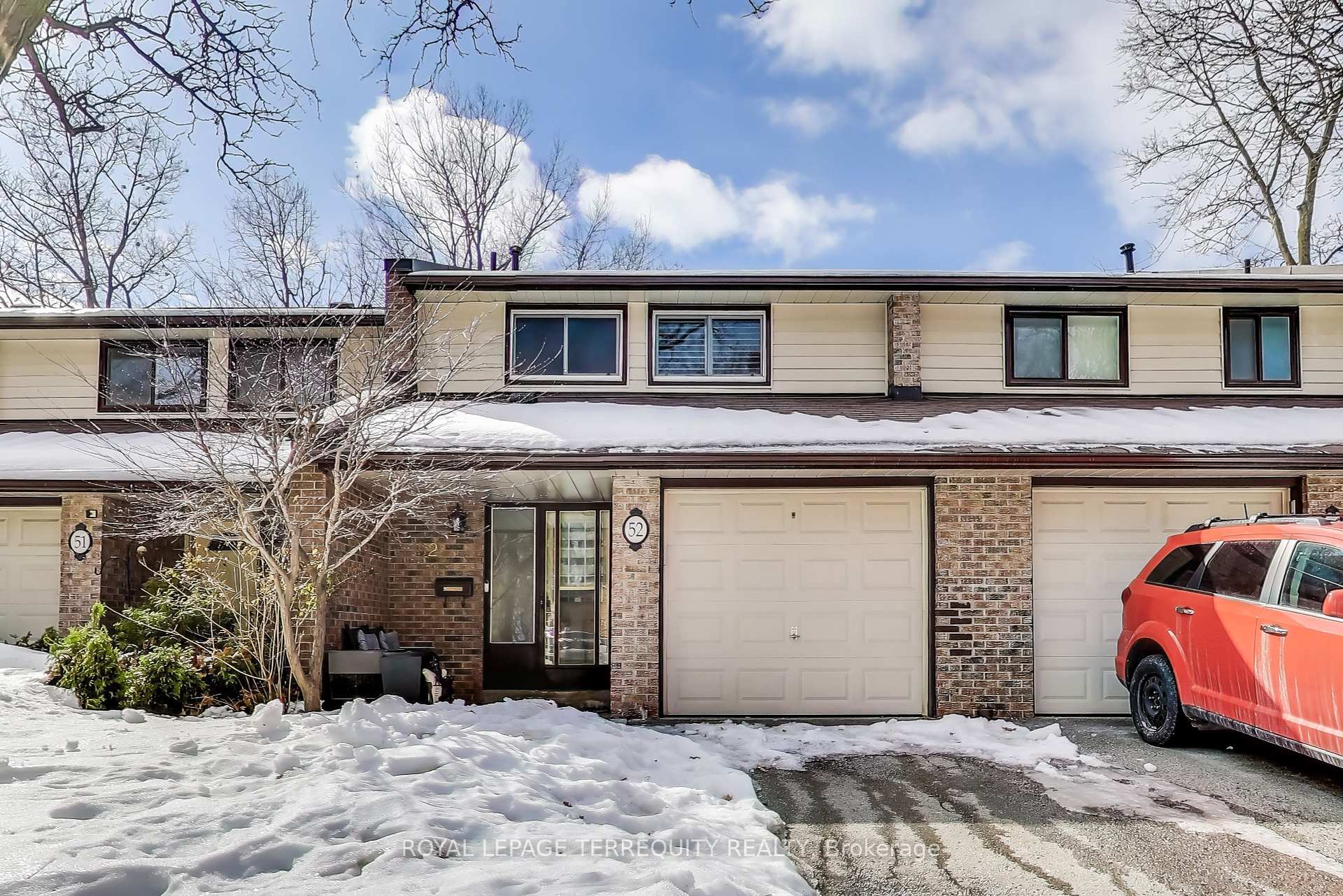 3 Bedrooms Condo at 2020 South Millway, Mississauga For sale