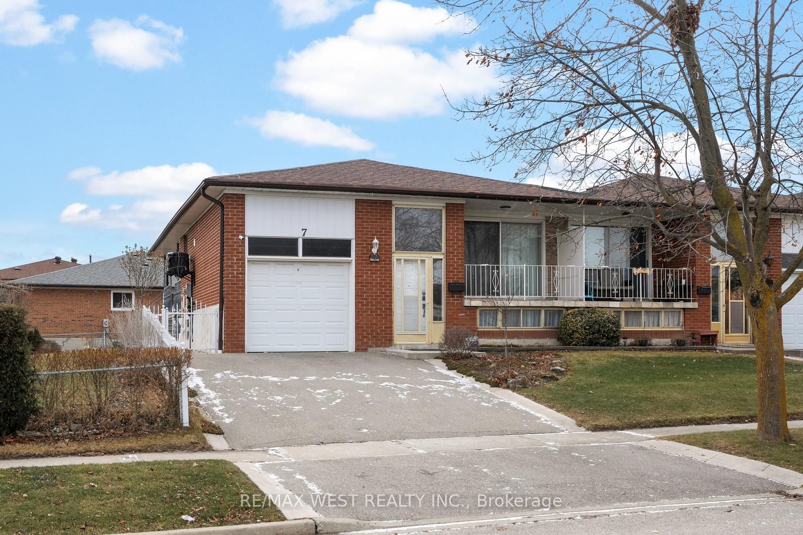 7 Harris Crescent