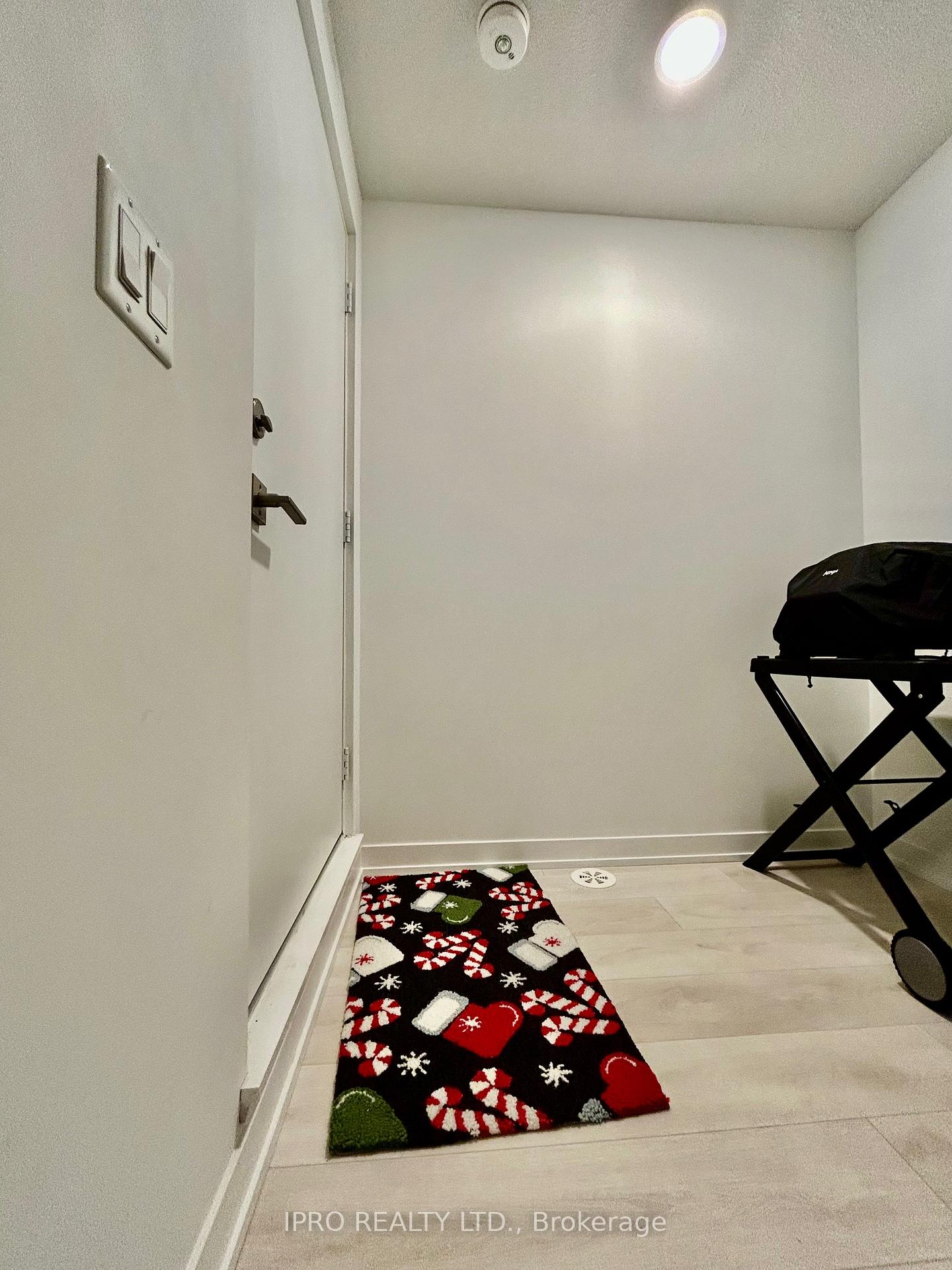 3 Bedrooms Condo at 1095 Cooke, Burlington For sale