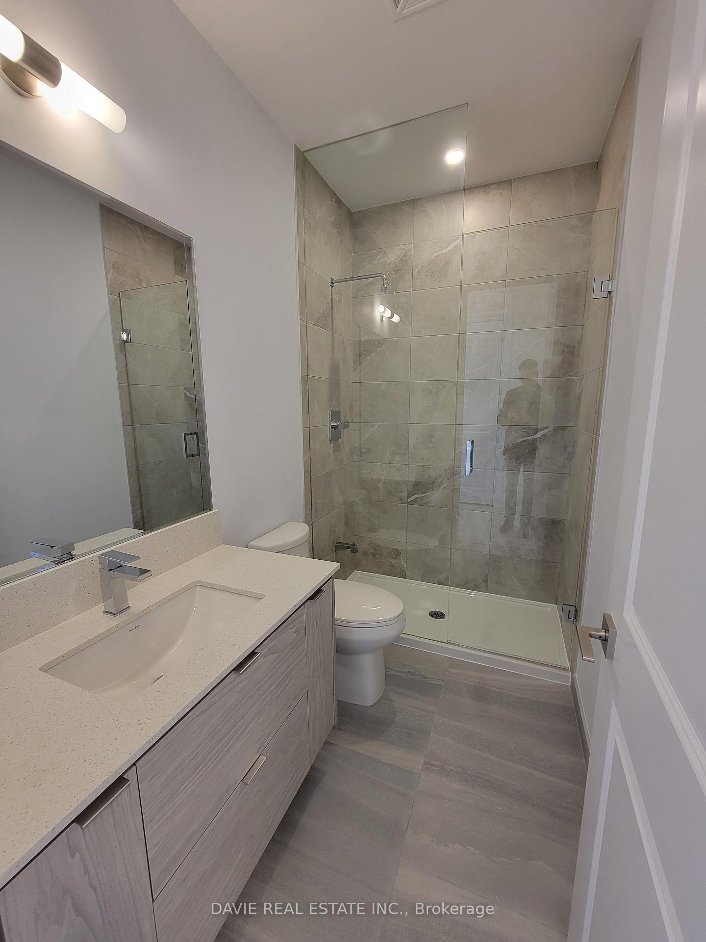 2 Bedrooms Condo at 30 Elm, Mississauga For sale
