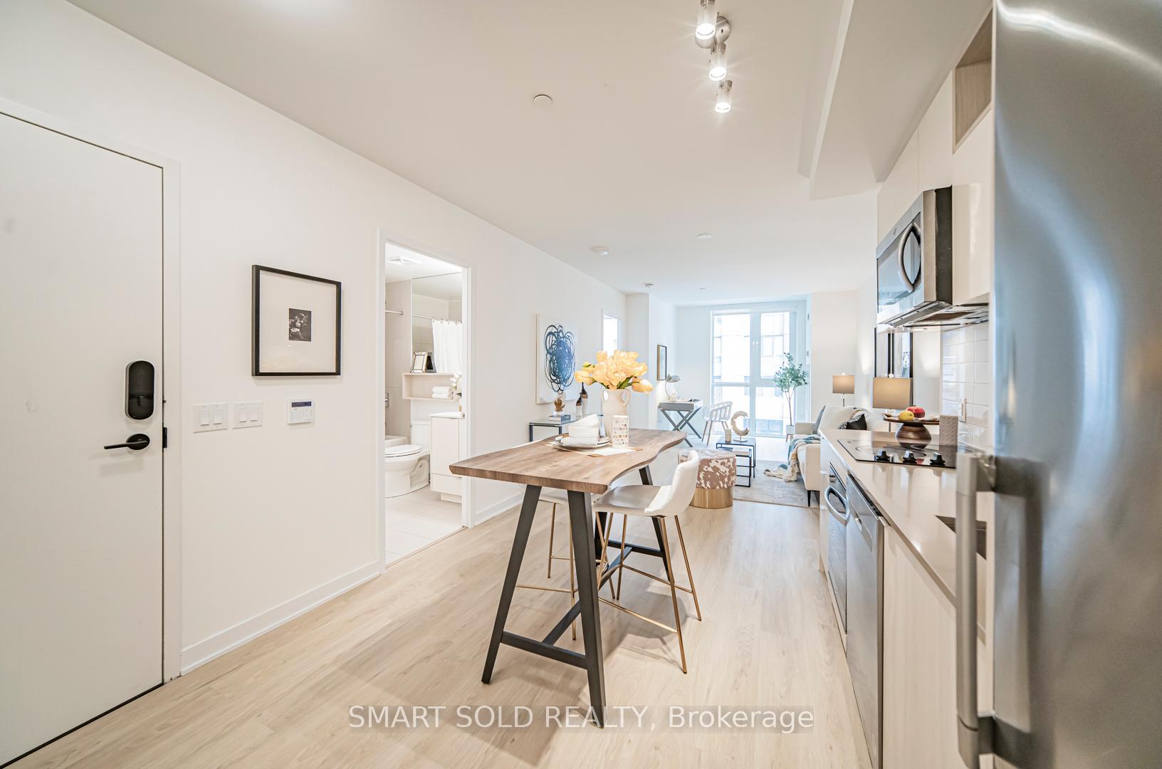2 Bedrooms Condo at 100 Dalhousie, Toronto For sale