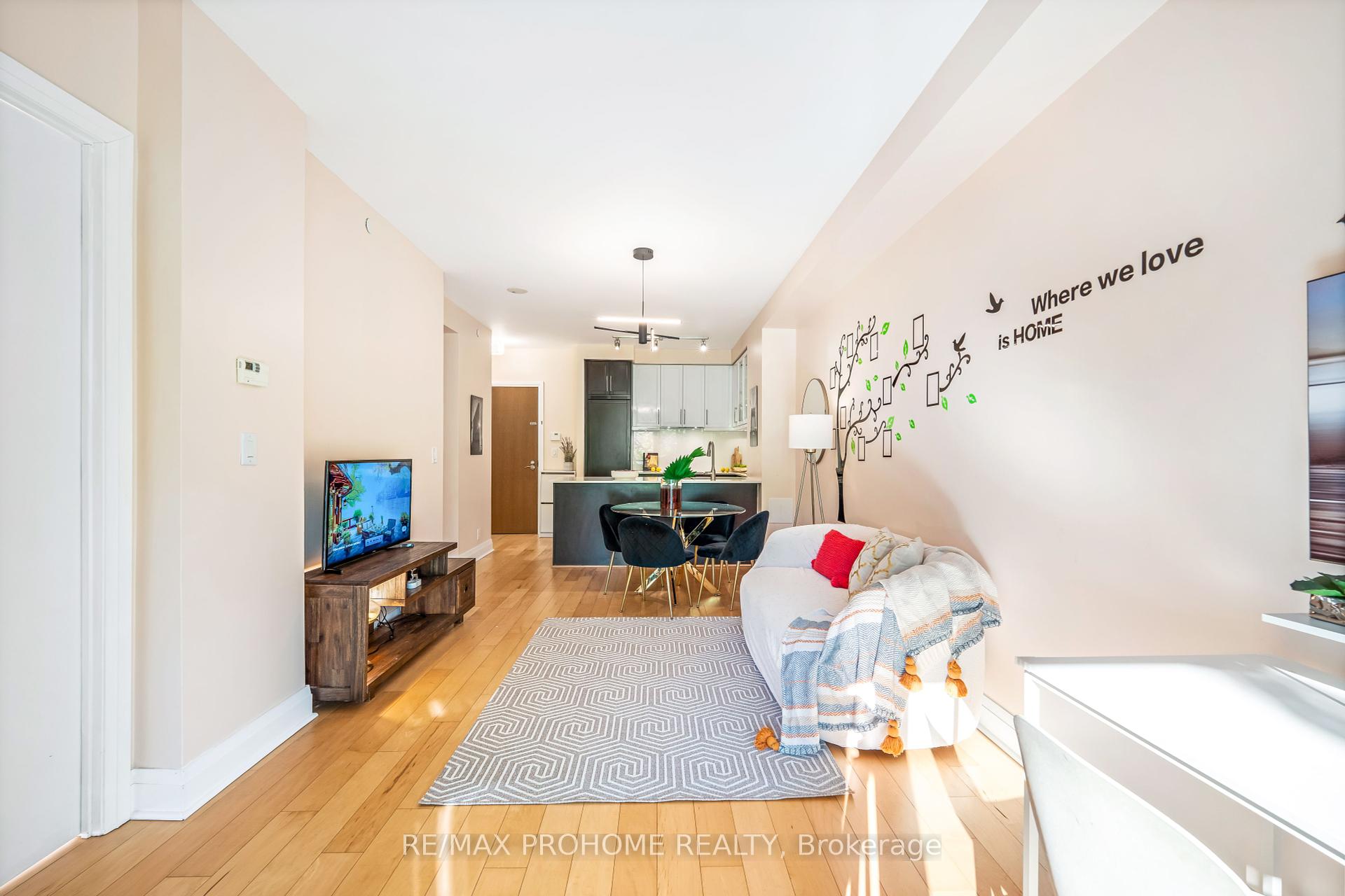 2 Bedrooms Condo at 21 Clairtrell, Toronto For sale