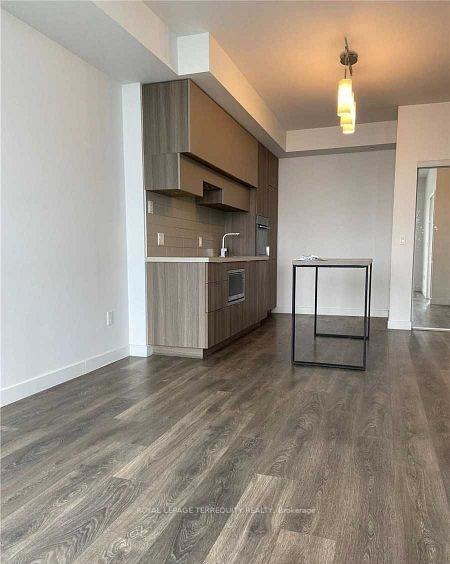 1 Bedroom Condo at 8 Eglinton,  Toronto For sale