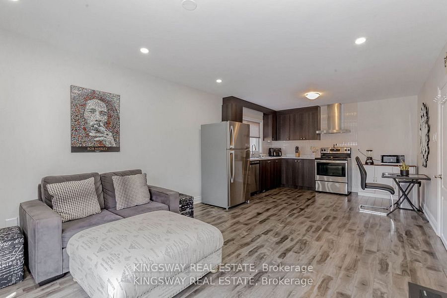 1395 Tyneburn Crescent