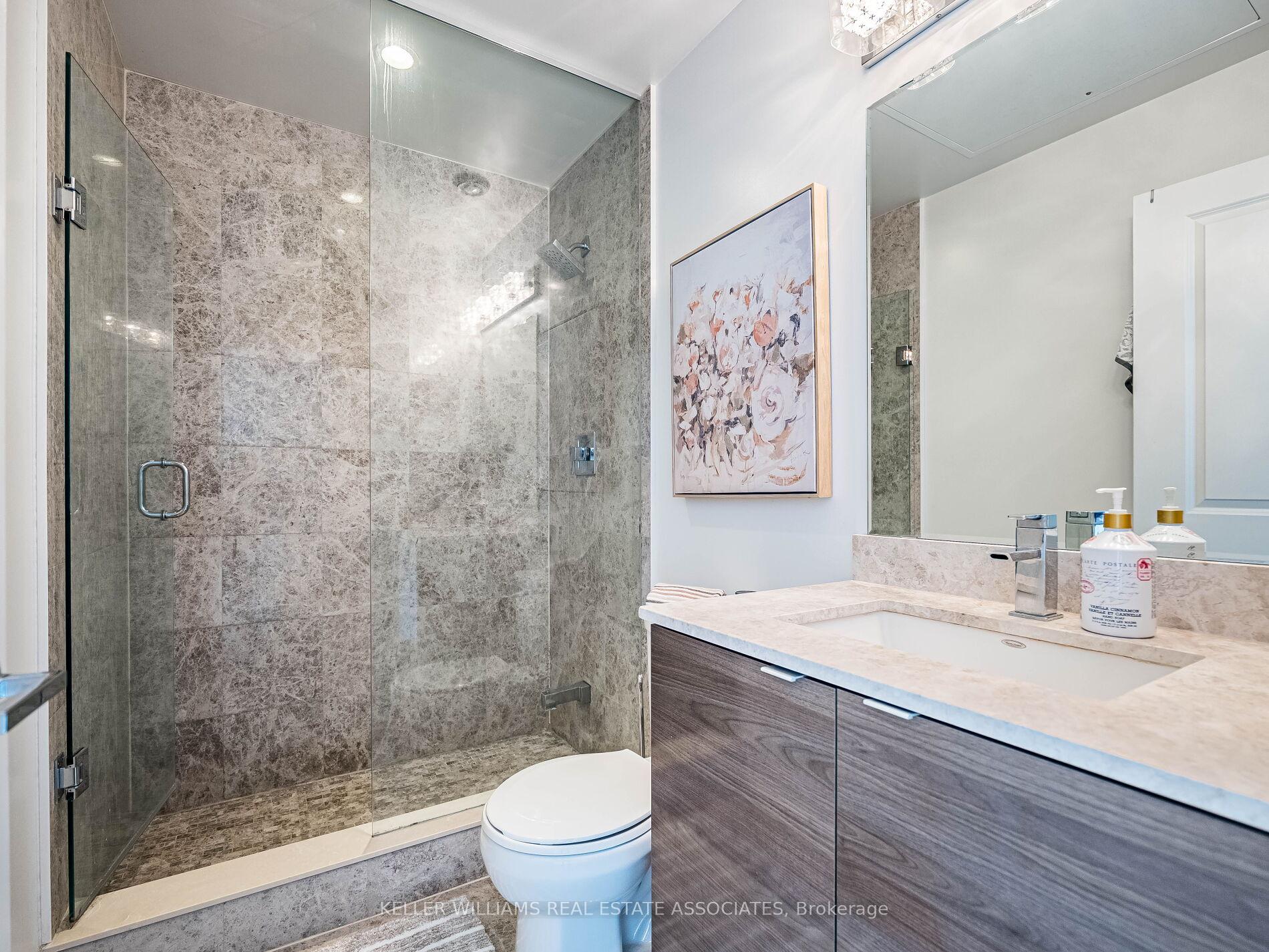 3 Bedrooms Condo at 59 Annie Craig, Toronto For sale