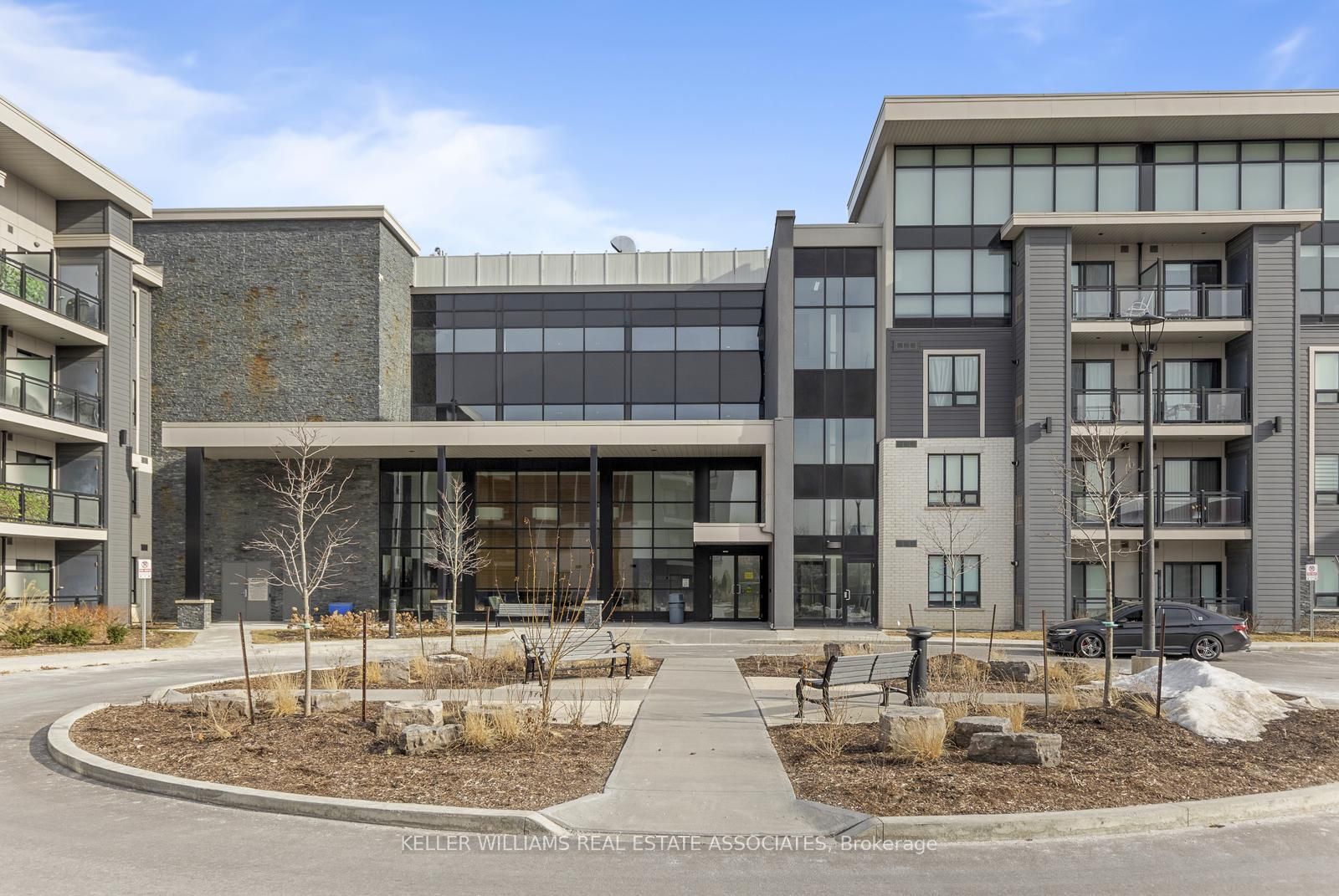 3170 Erin Mills Parkway, #420