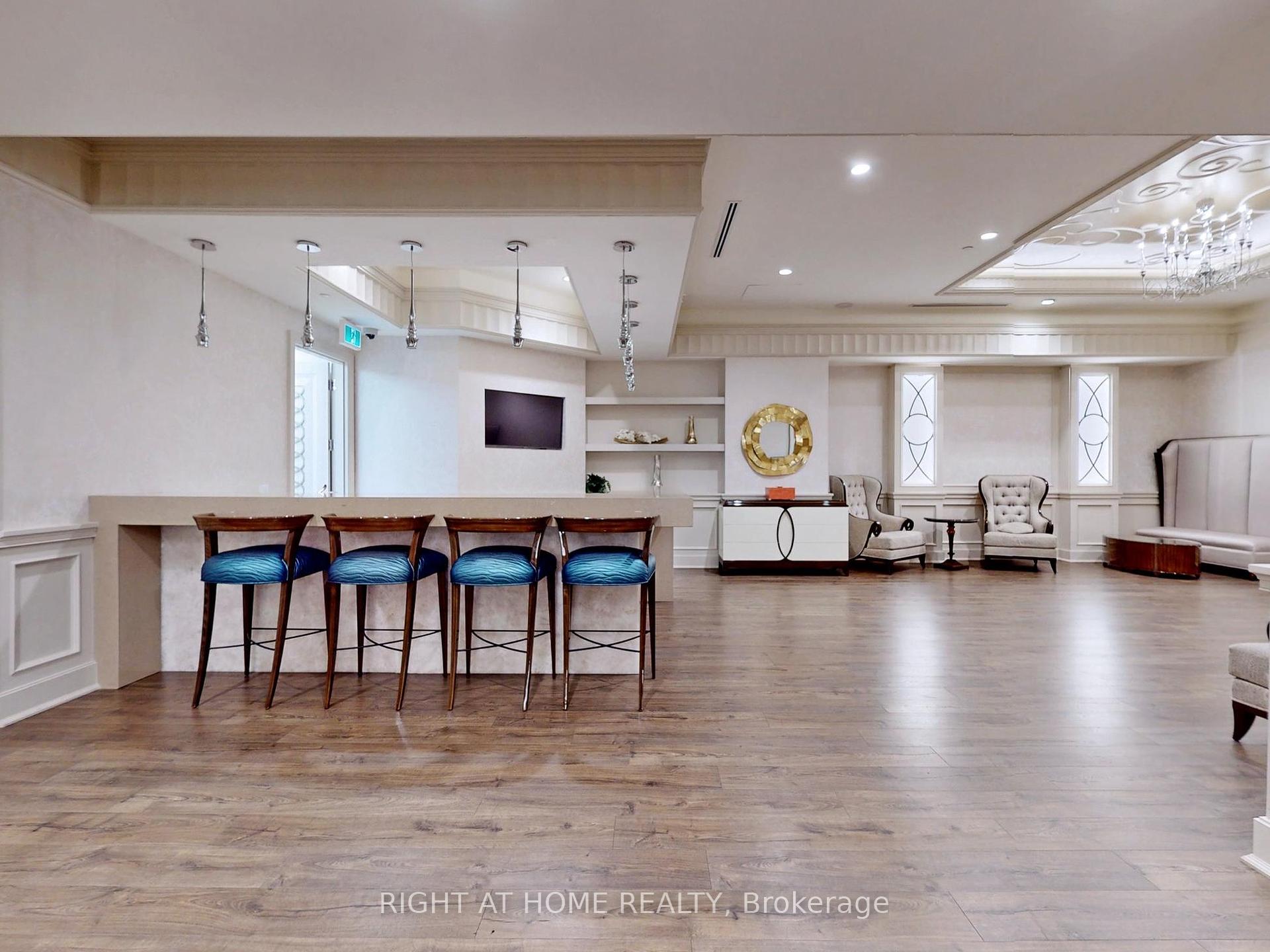 2 Bedrooms Condo at 9075 Jane, Vaughan For sale