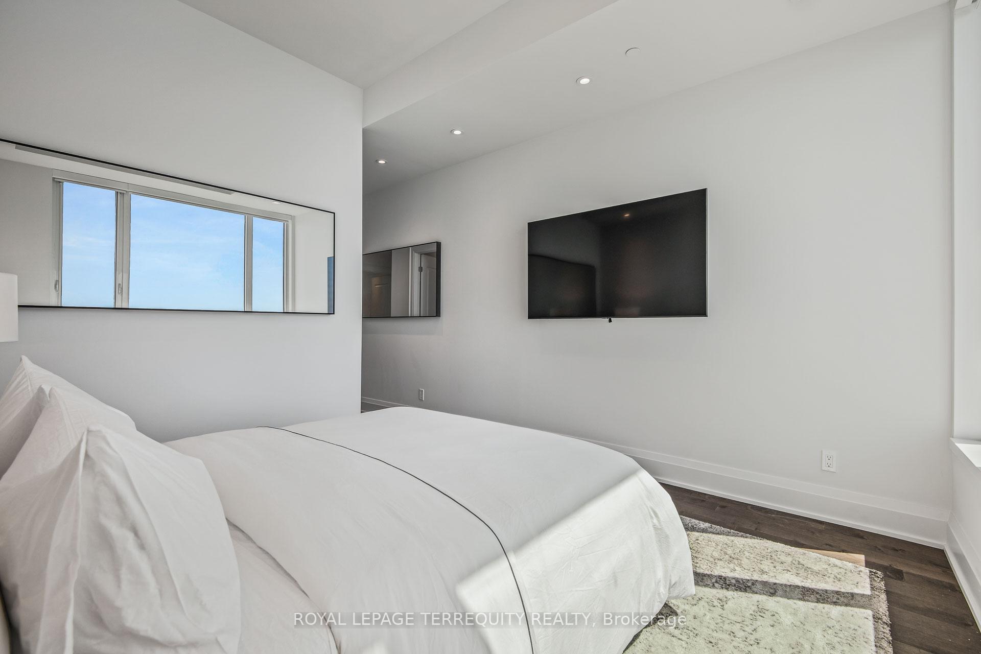 3 Bedrooms Condo at 1928 Lake Shore, Toronto For sale