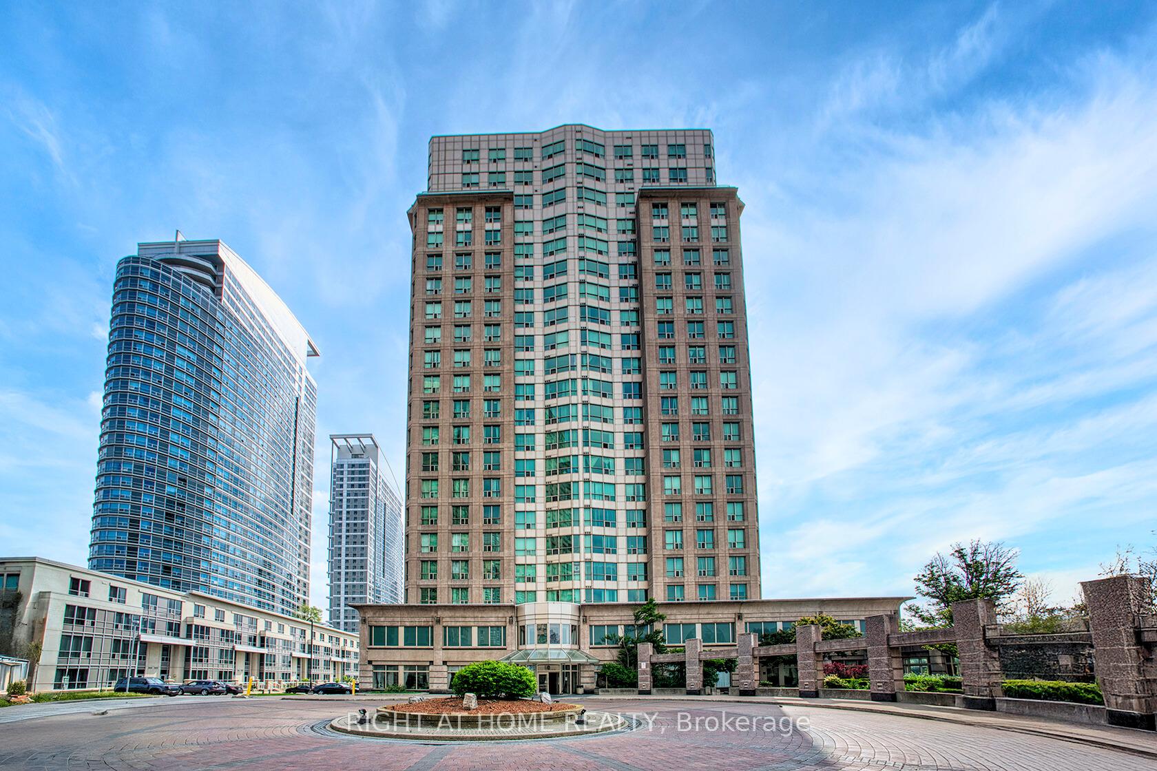 2 Bedrooms Condo at 8 Lee Centre, Toronto For sale